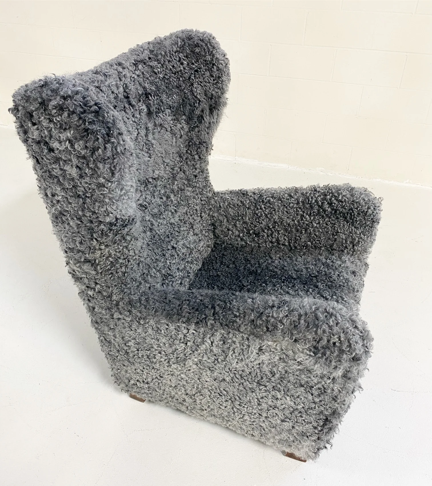 Model 1672 Lounge Chair in Gotland Sheepskin - Image 3