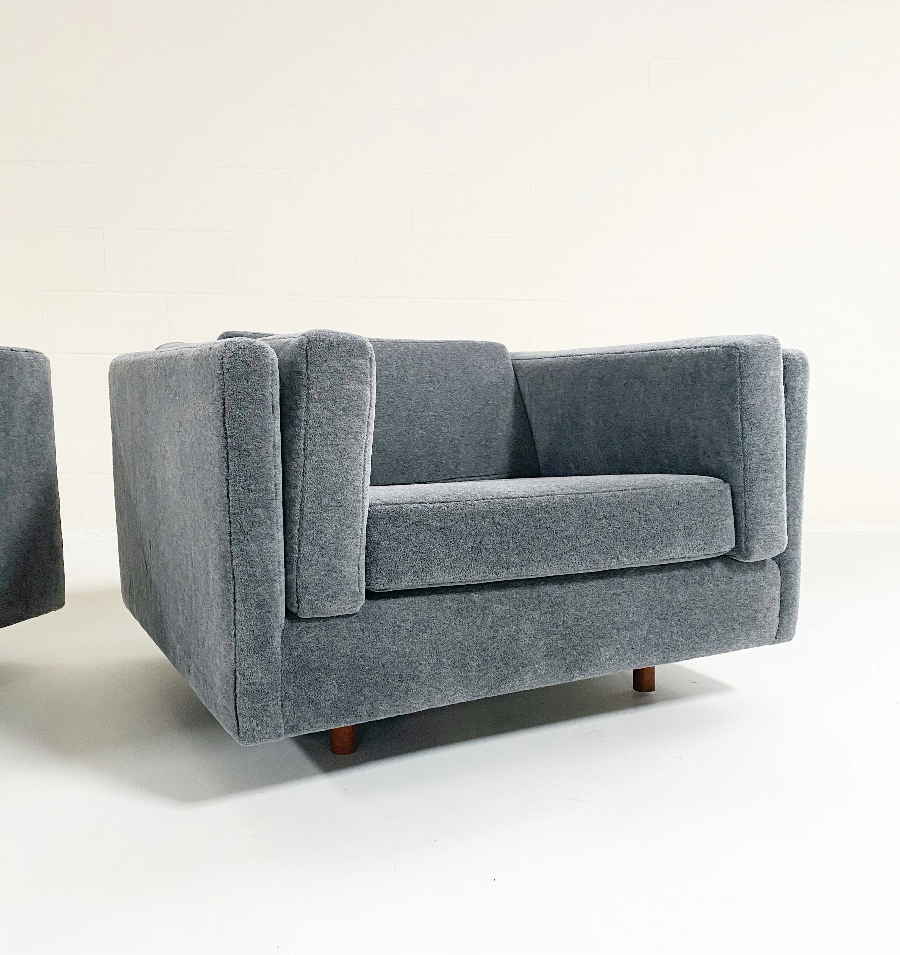 Lounge Chairs in Grey Mohair, Pair - Image 9