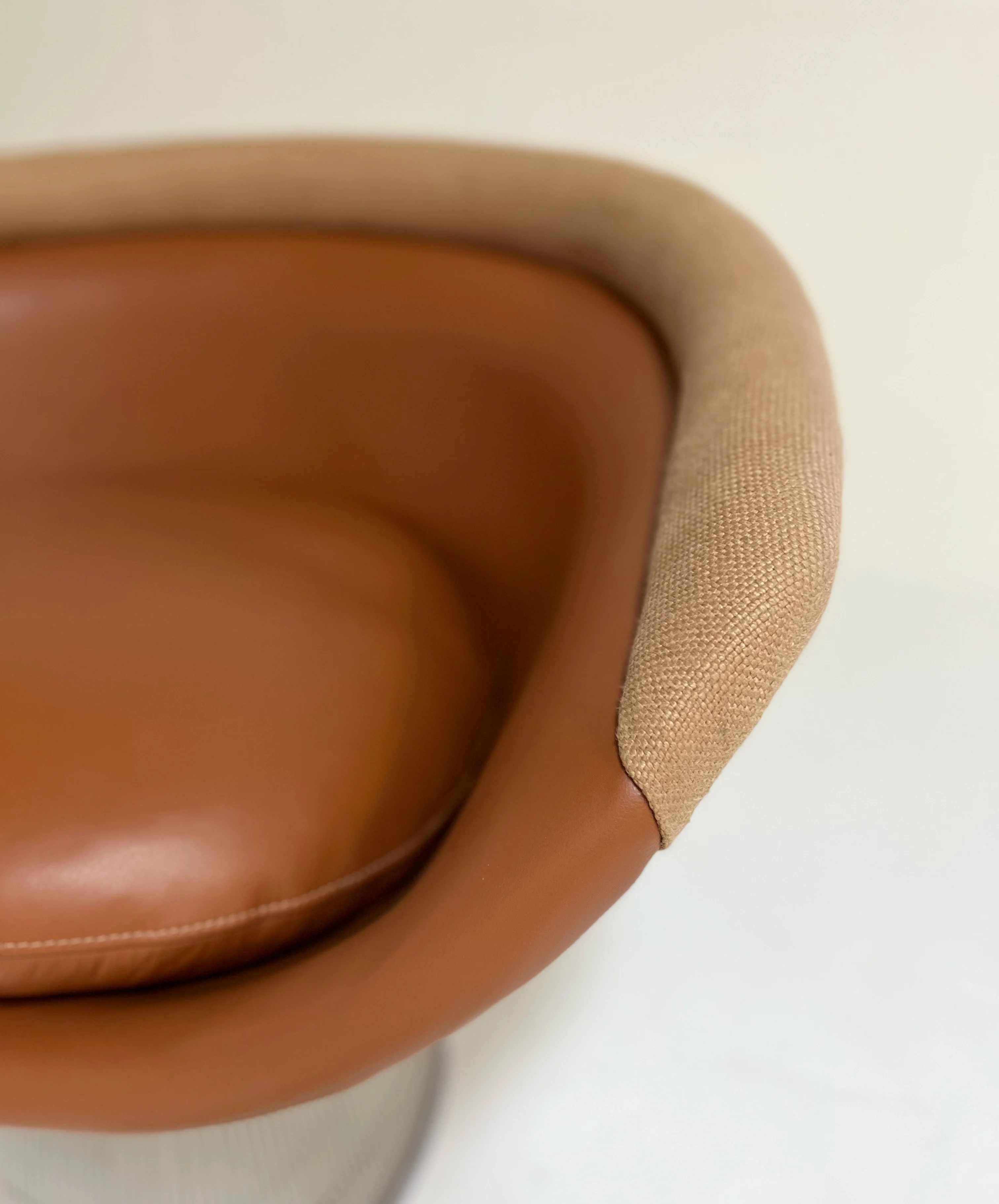 Lounge Chairs in Loro Piana Leather and Linen, pair - Image 8