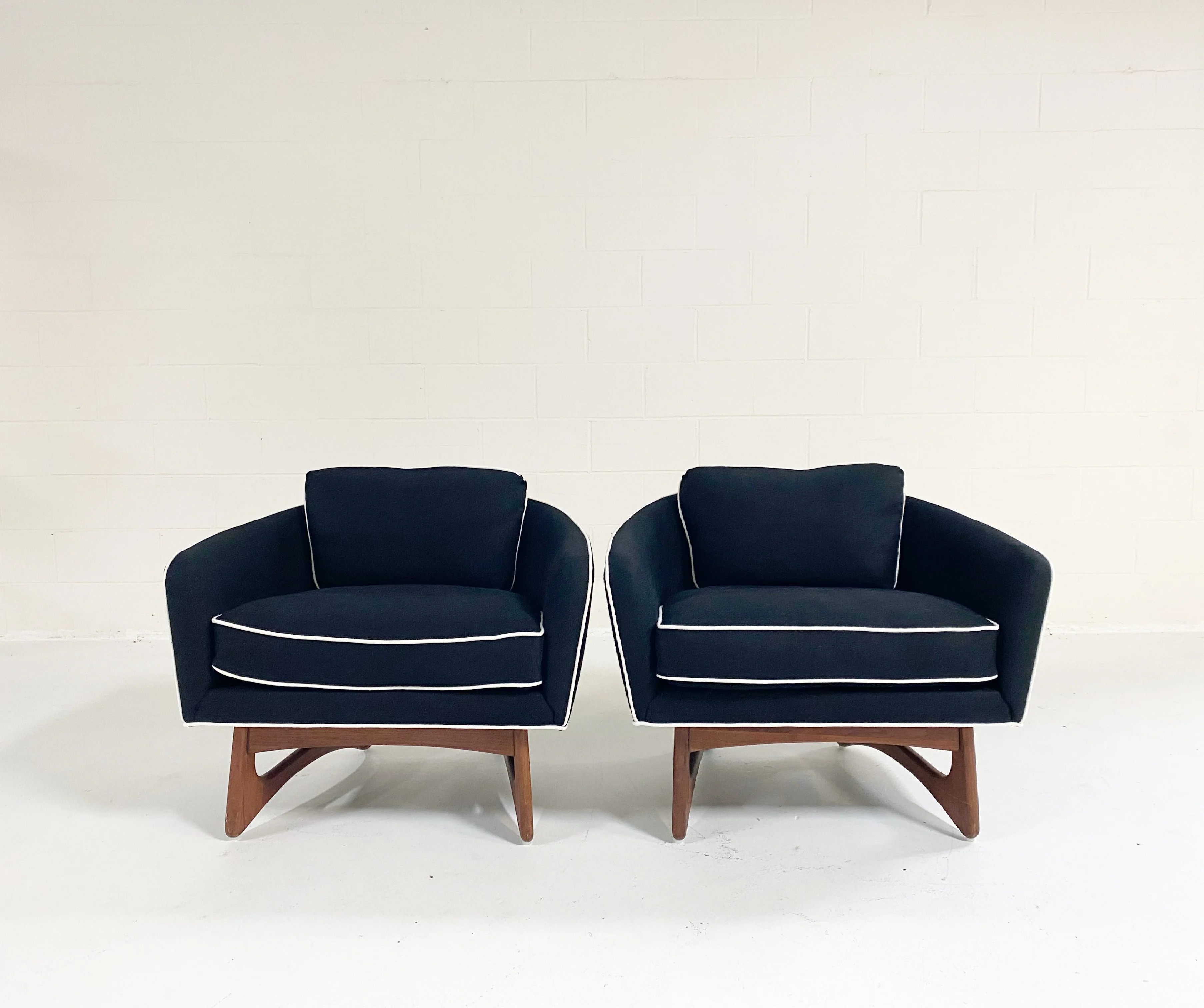 Lounge Chairs in Rose Uniacke Linen, pair - Image 4