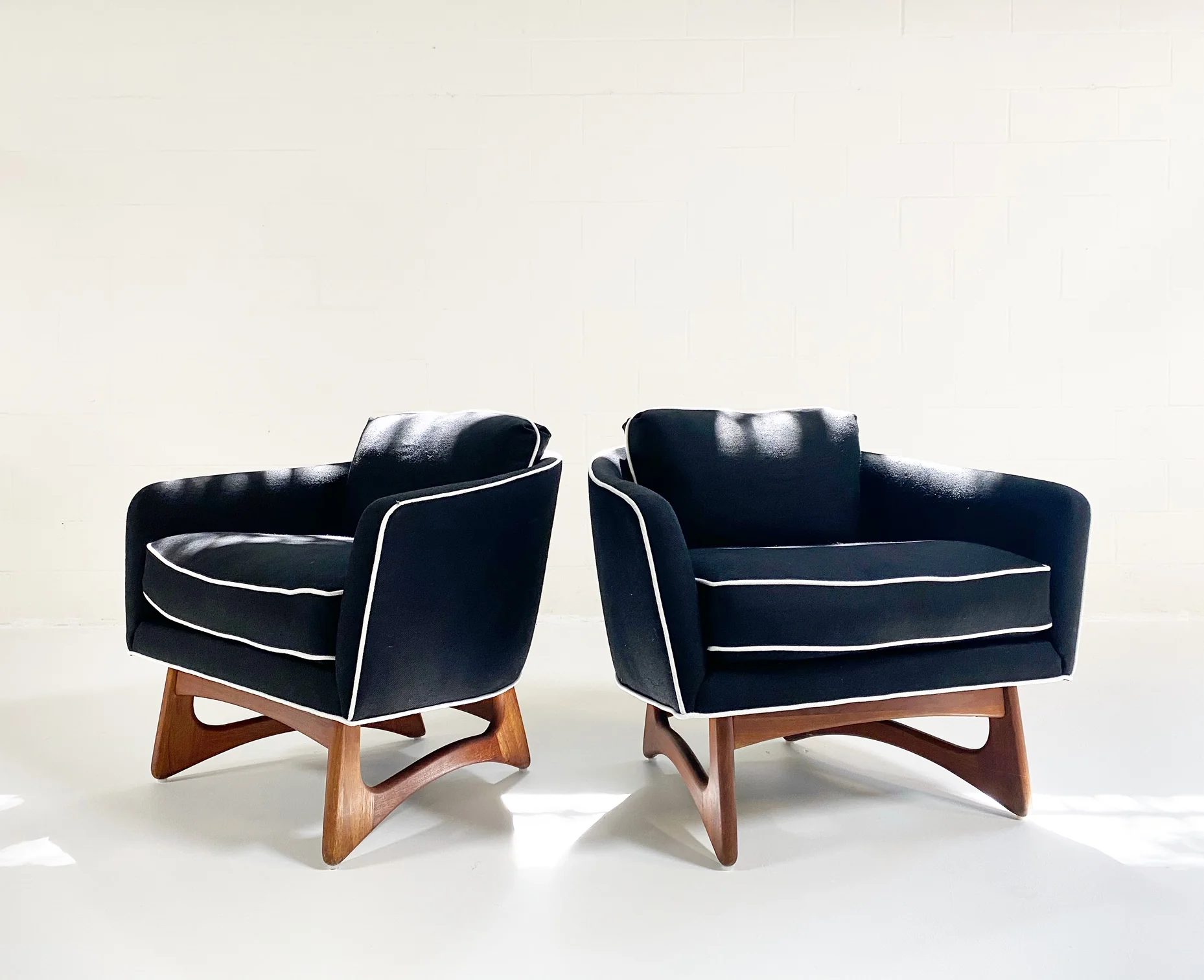 Lounge Chairs in Rose Uniacke Linen, pair - Image 7