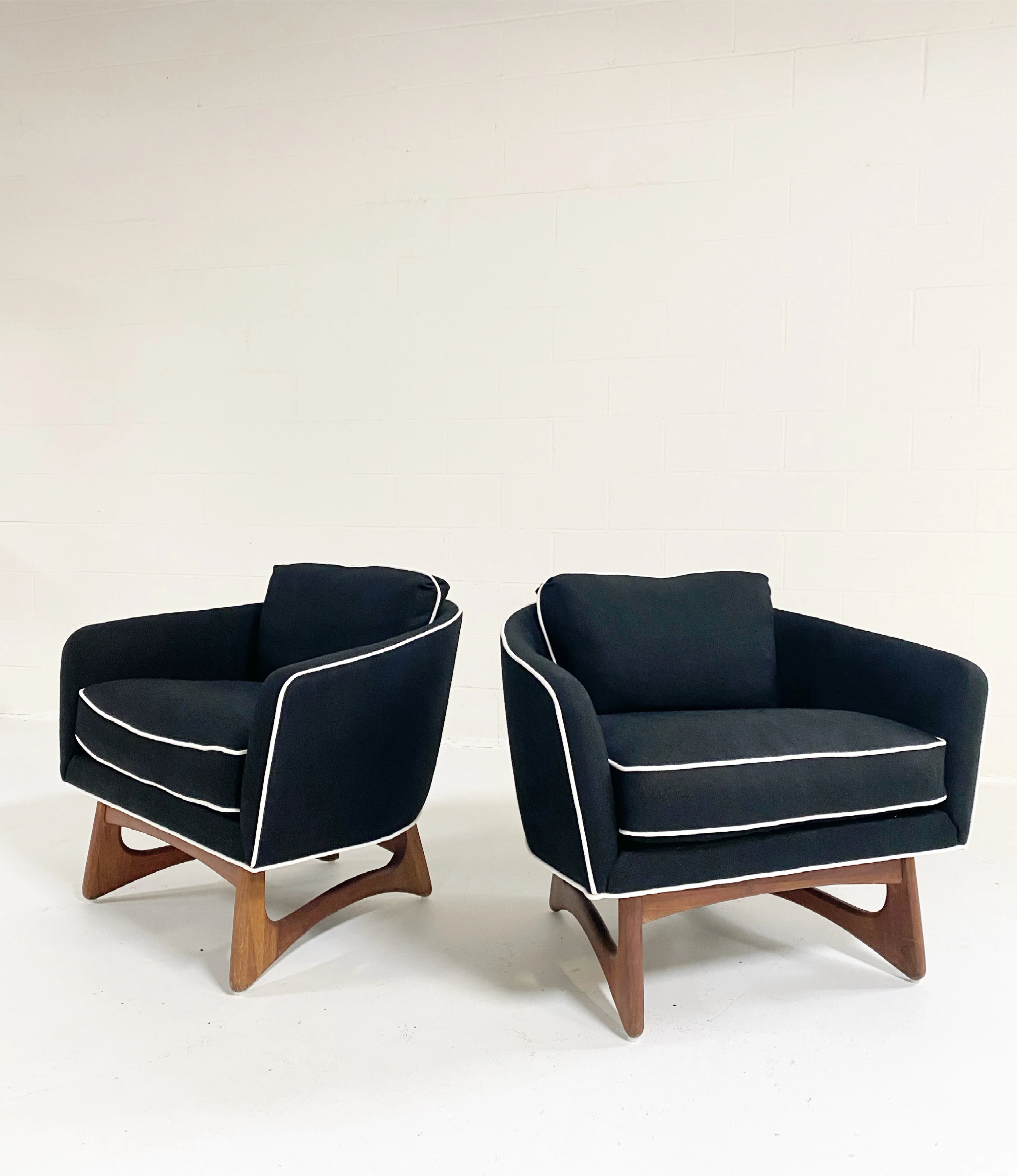 Lounge Chairs in Rose Uniacke Linen, pair - Image 8