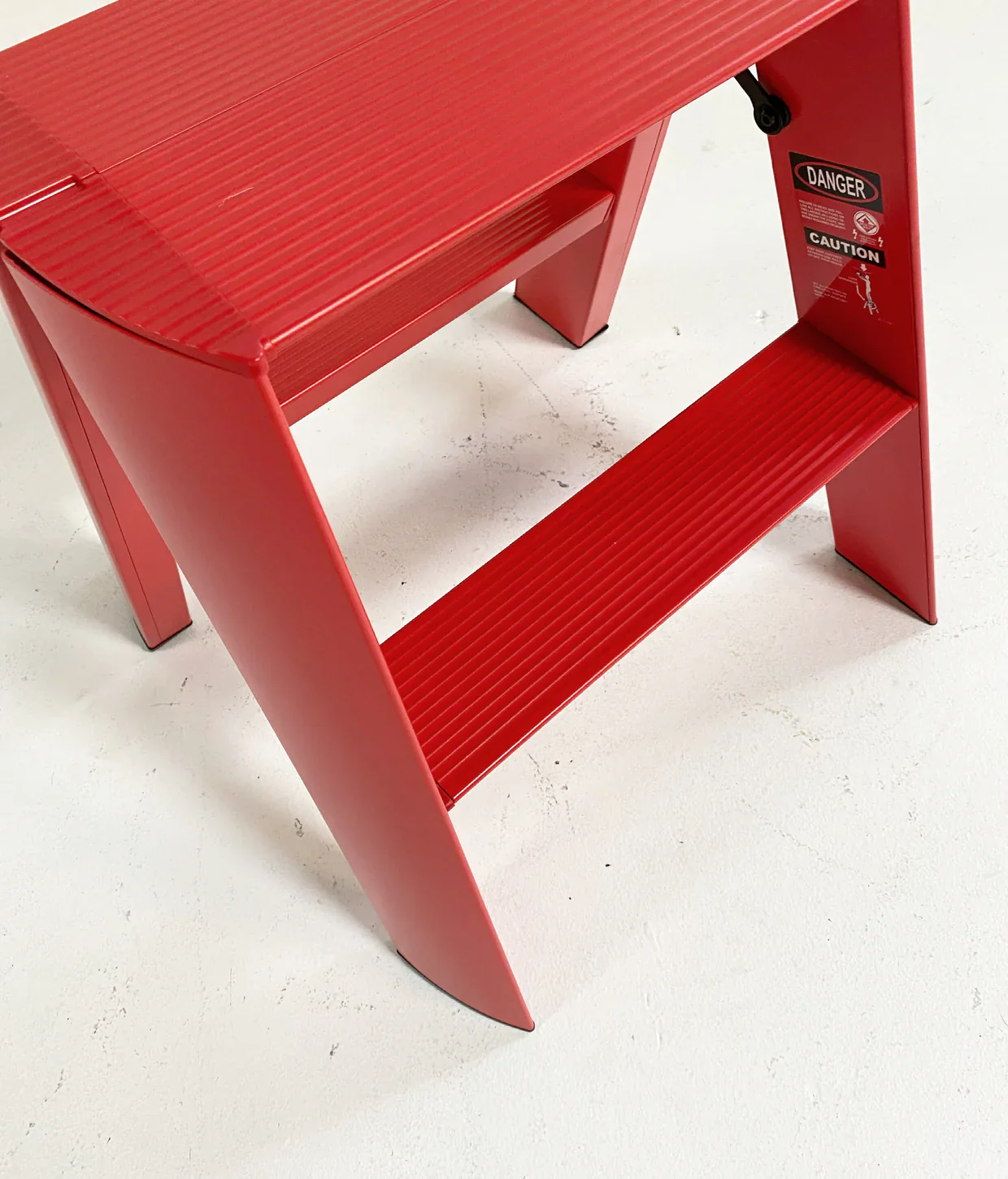 Lucano Wide 2-Step Ladder, Red - Image 2