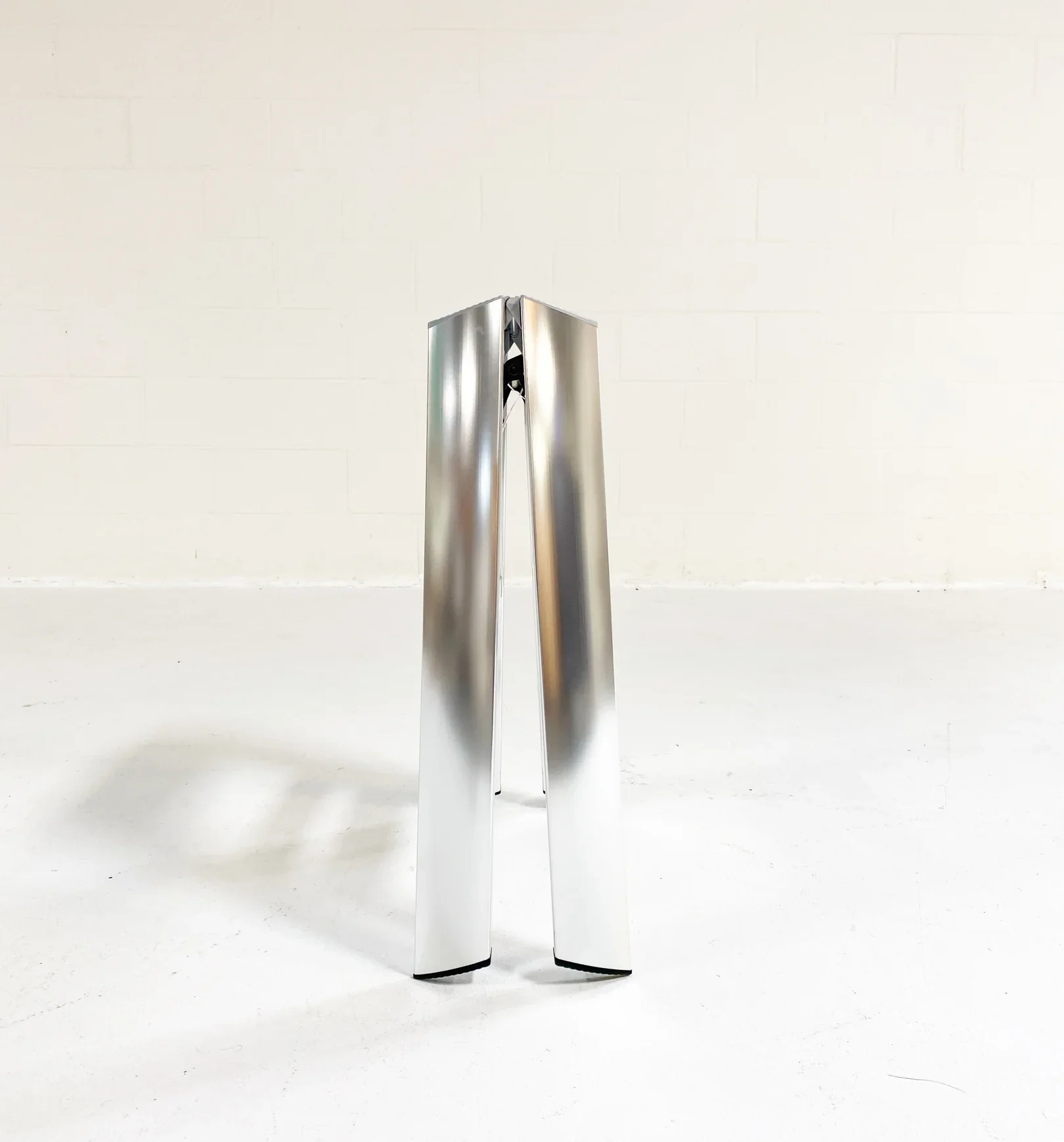 Lucano 2-Step Ladder, Silver - Image 4