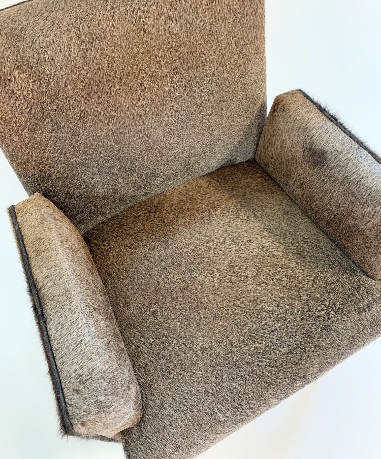 Armchair in Brazilian Cowhide - Image 2