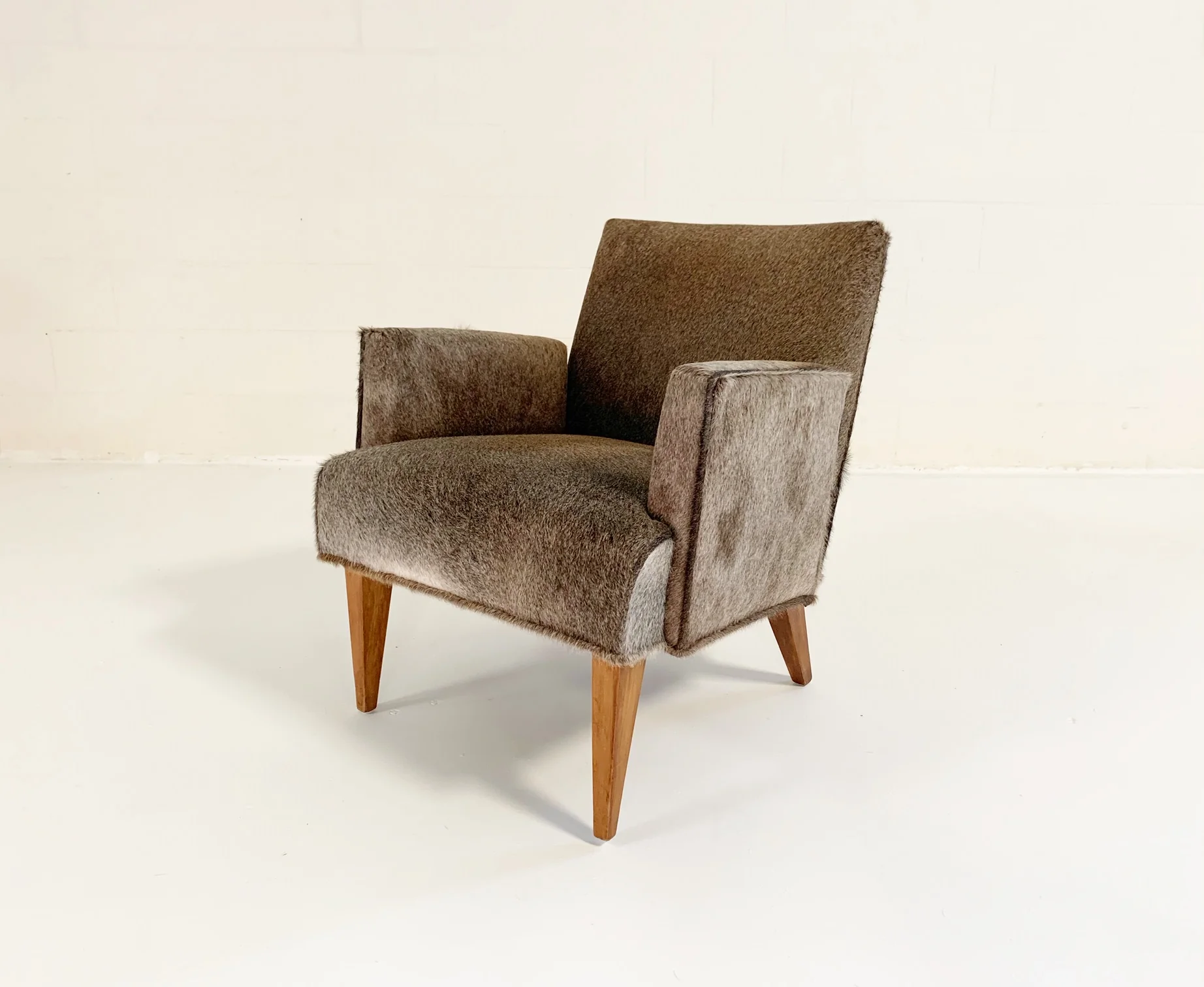 Armchair in Brazilian Cowhide - Image 3