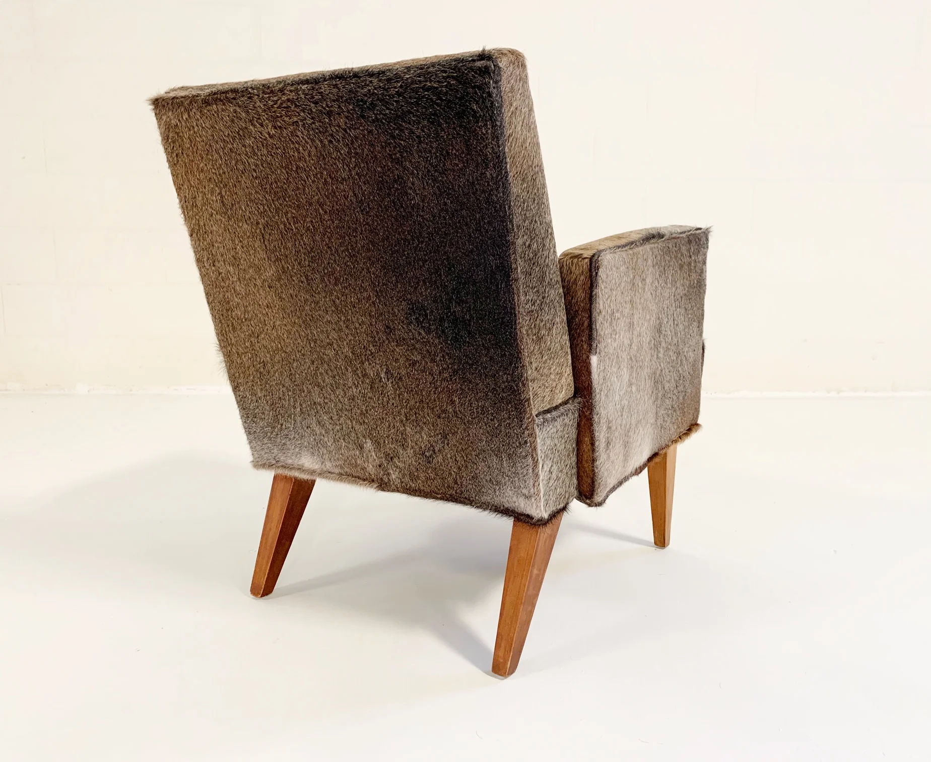 Armchair in Brazilian Cowhide - Image 4