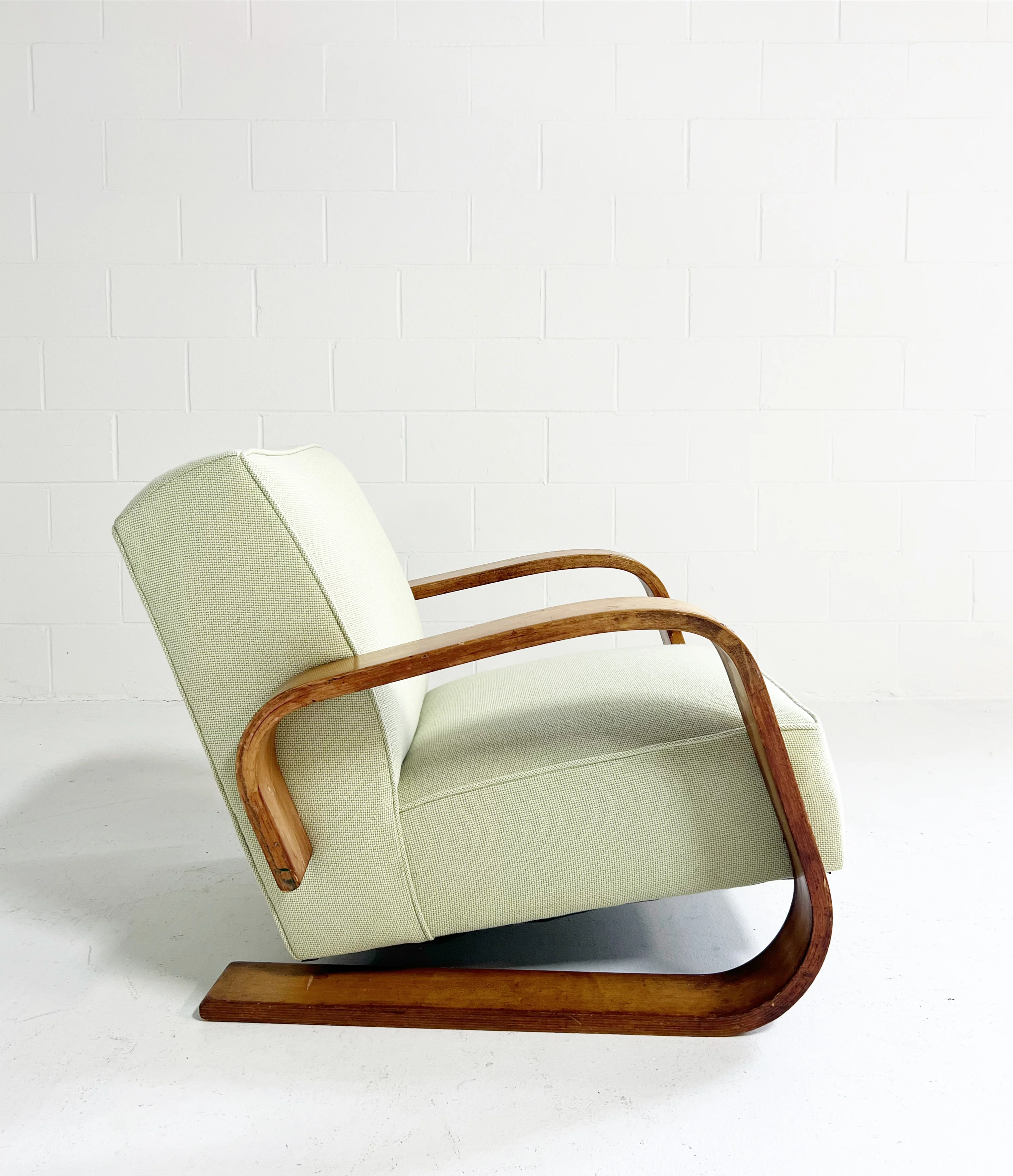 Model 400 "Tank" Lounge Chair in Knoll Textiles - Image 7