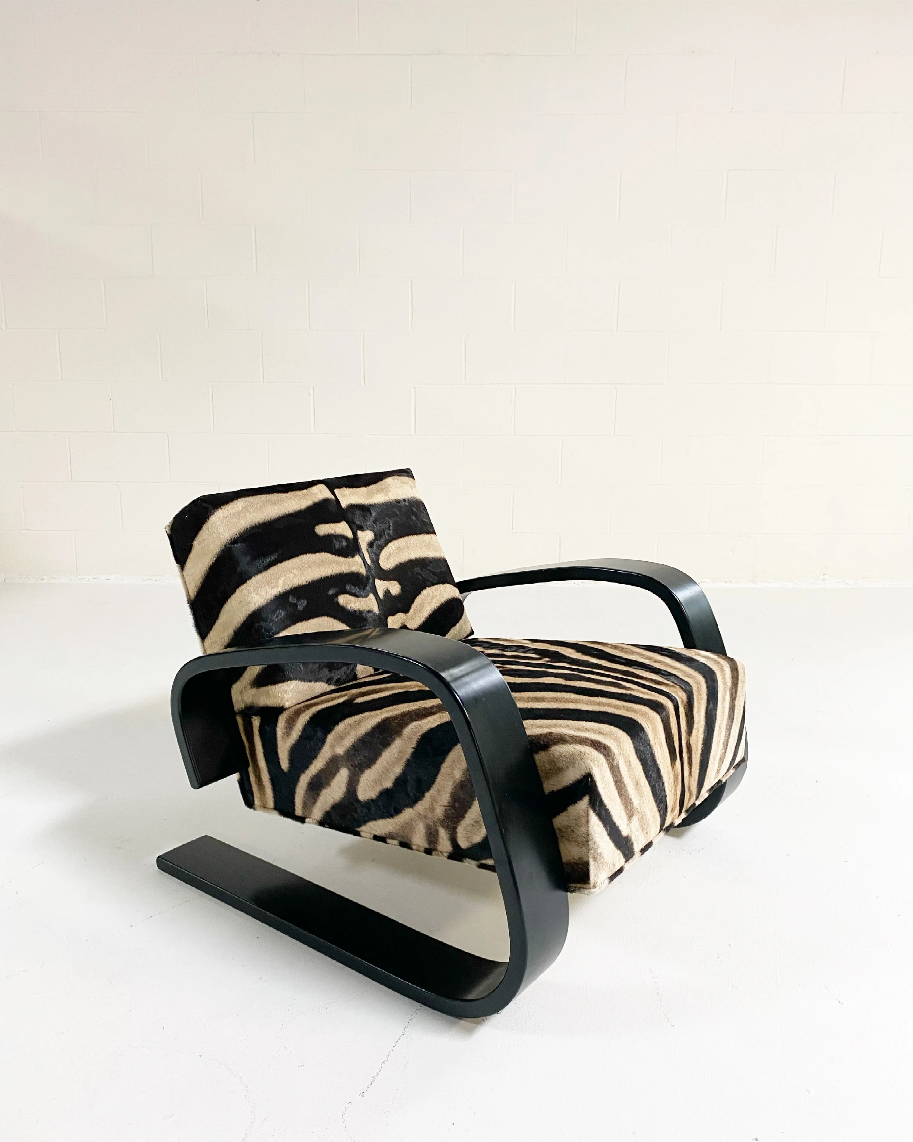Model 400 "Tank" Lounge Chair in Zebra - Image 10