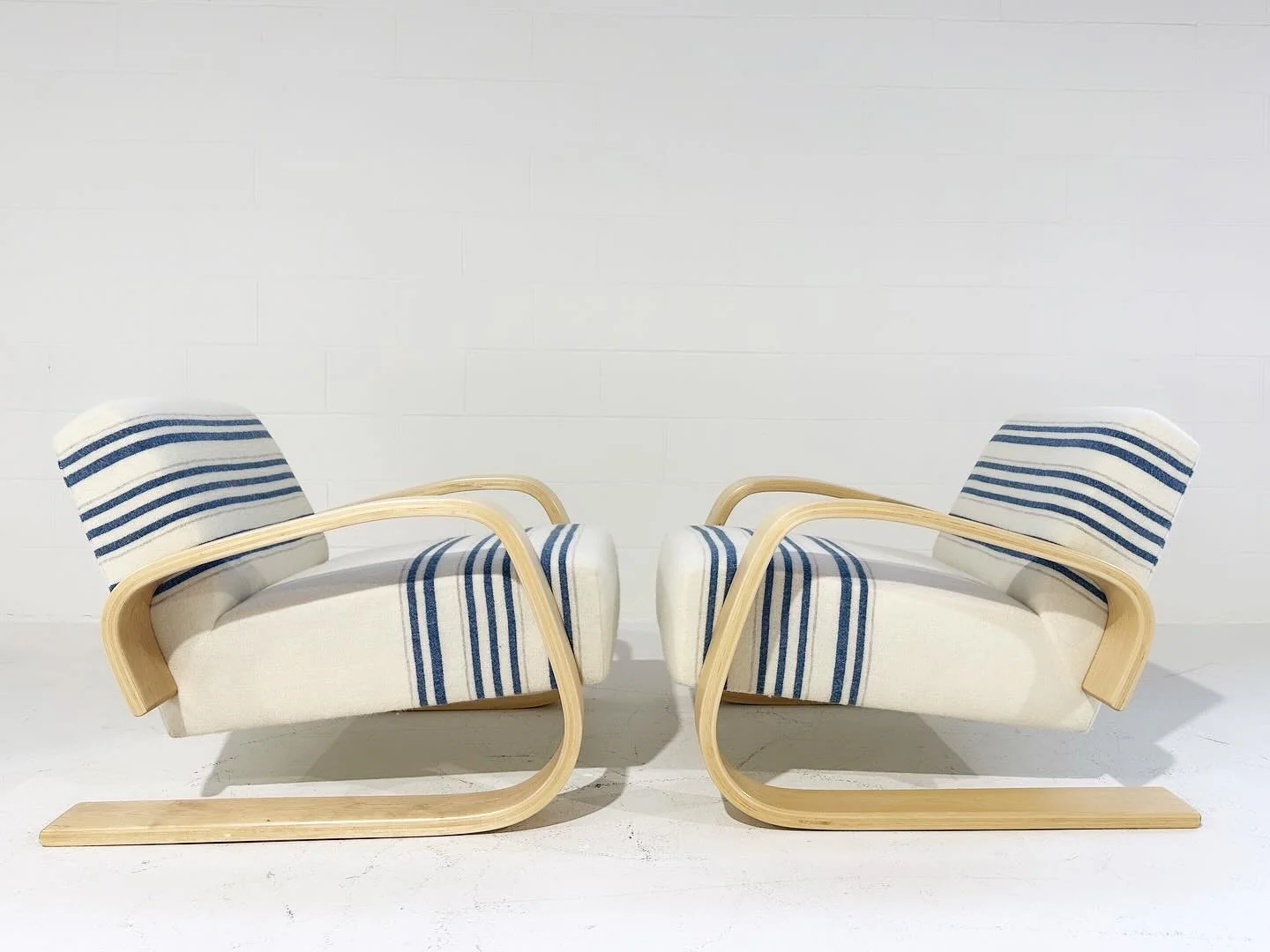 Model 400 "Tank" Lounge Chairs in Swans Island Company Blankets, Pair - Image 2