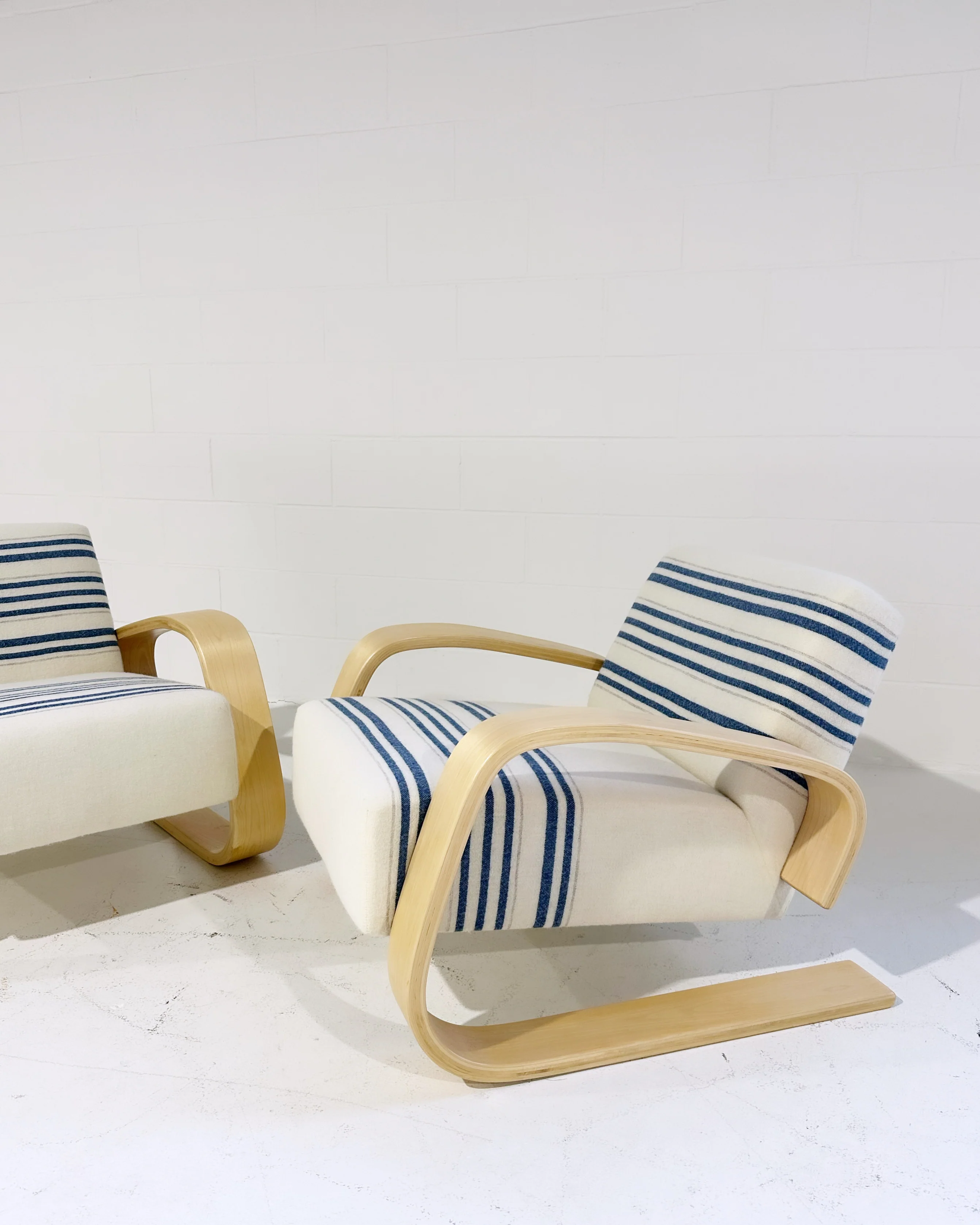 Model 400 "Tank" Lounge Chairs in Swans Island Company Blankets, Pair - Image 3
