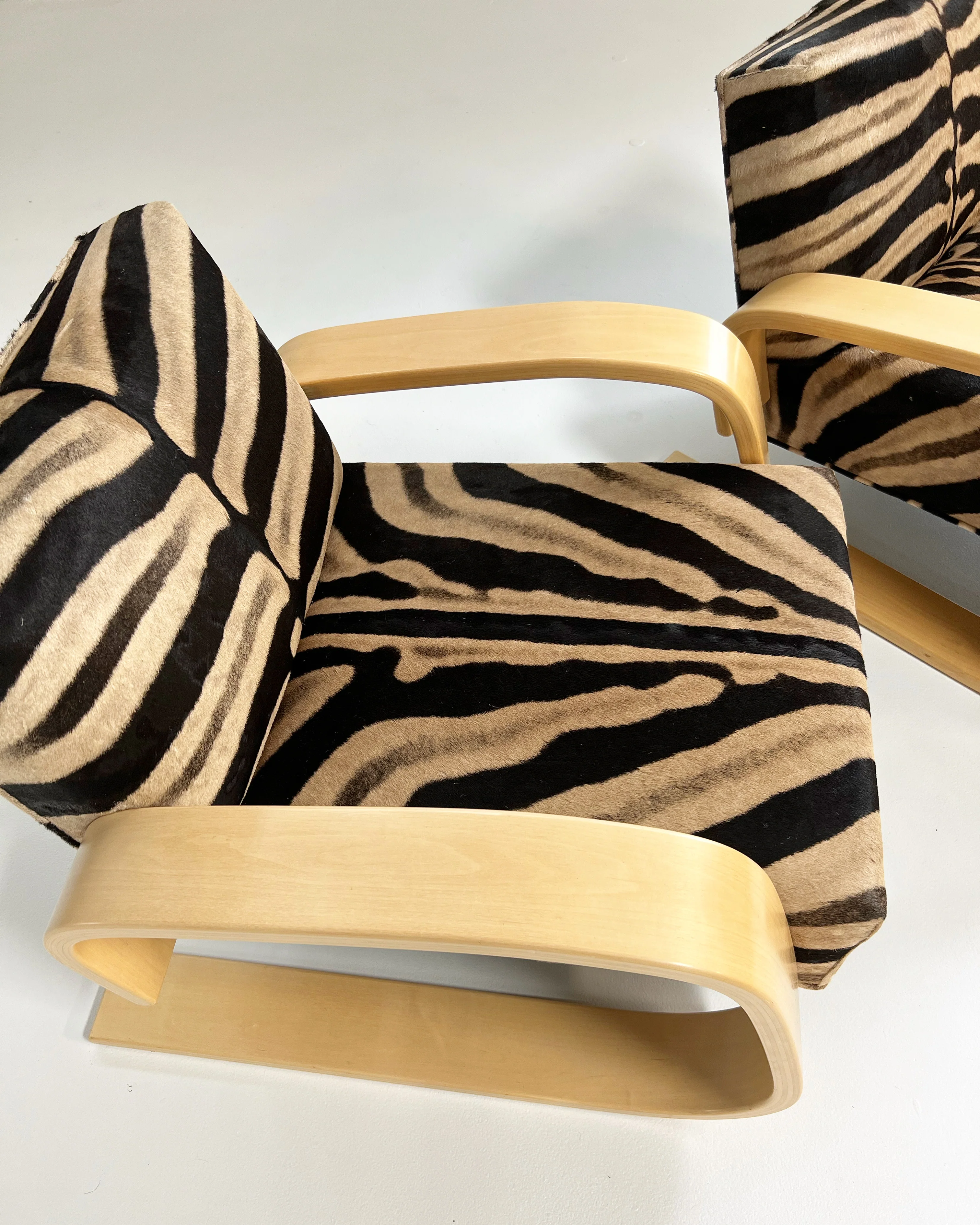 Model 400 "Tank" Lounge Chairs in Zebra, Pair - Image 11