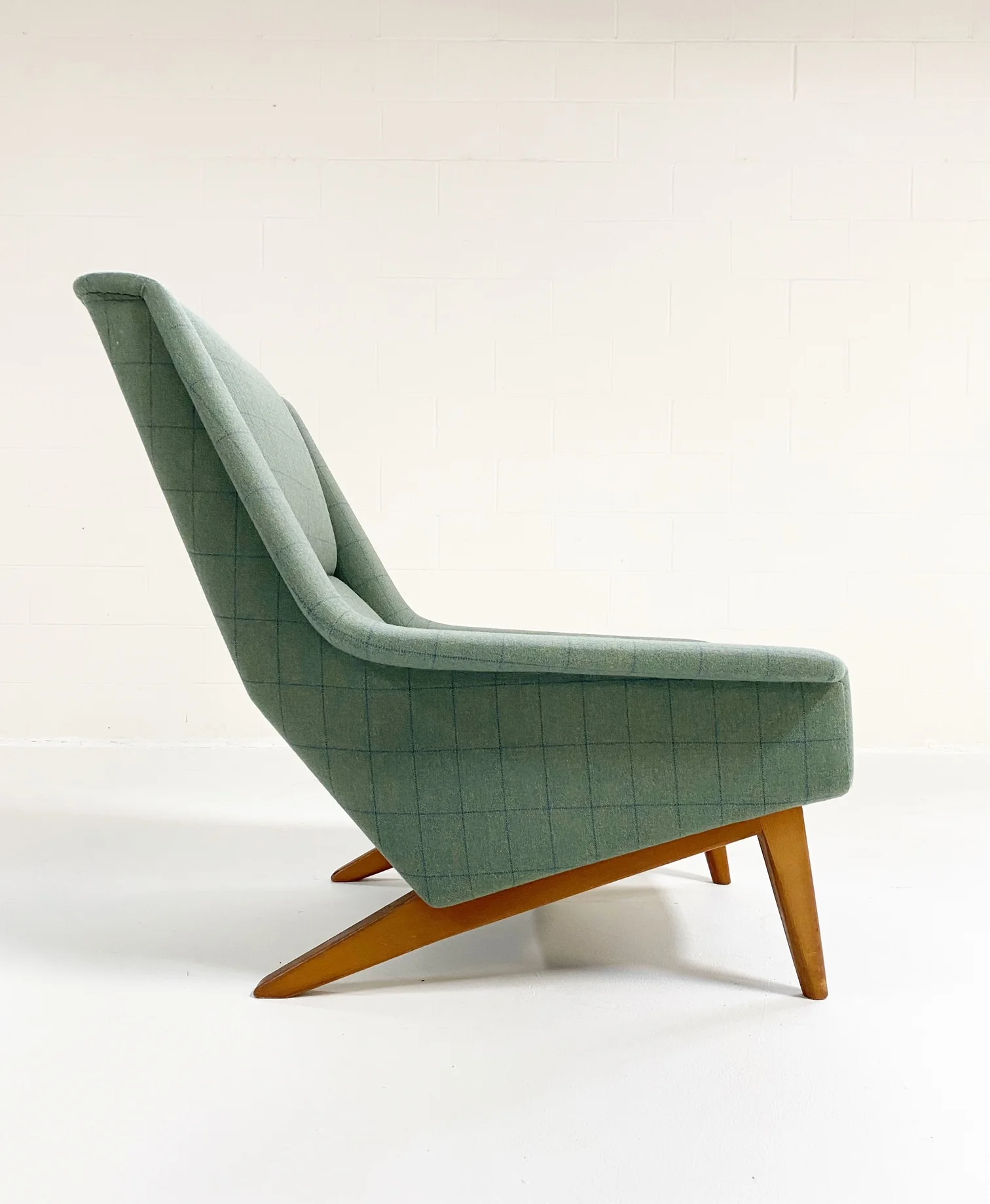 Model 4410 Lounge Chair - Image 3