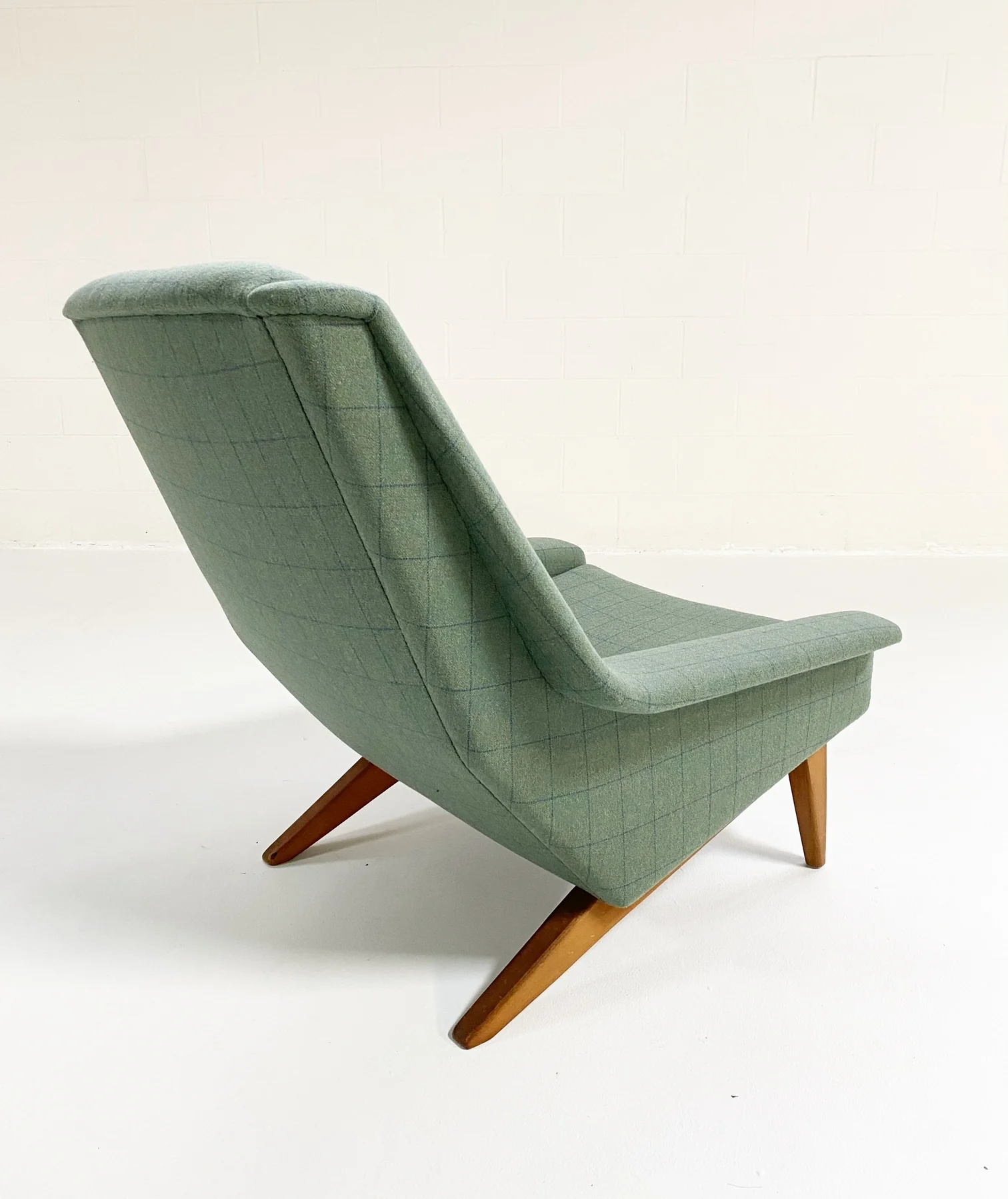 Model 4410 Lounge Chair - Image 4