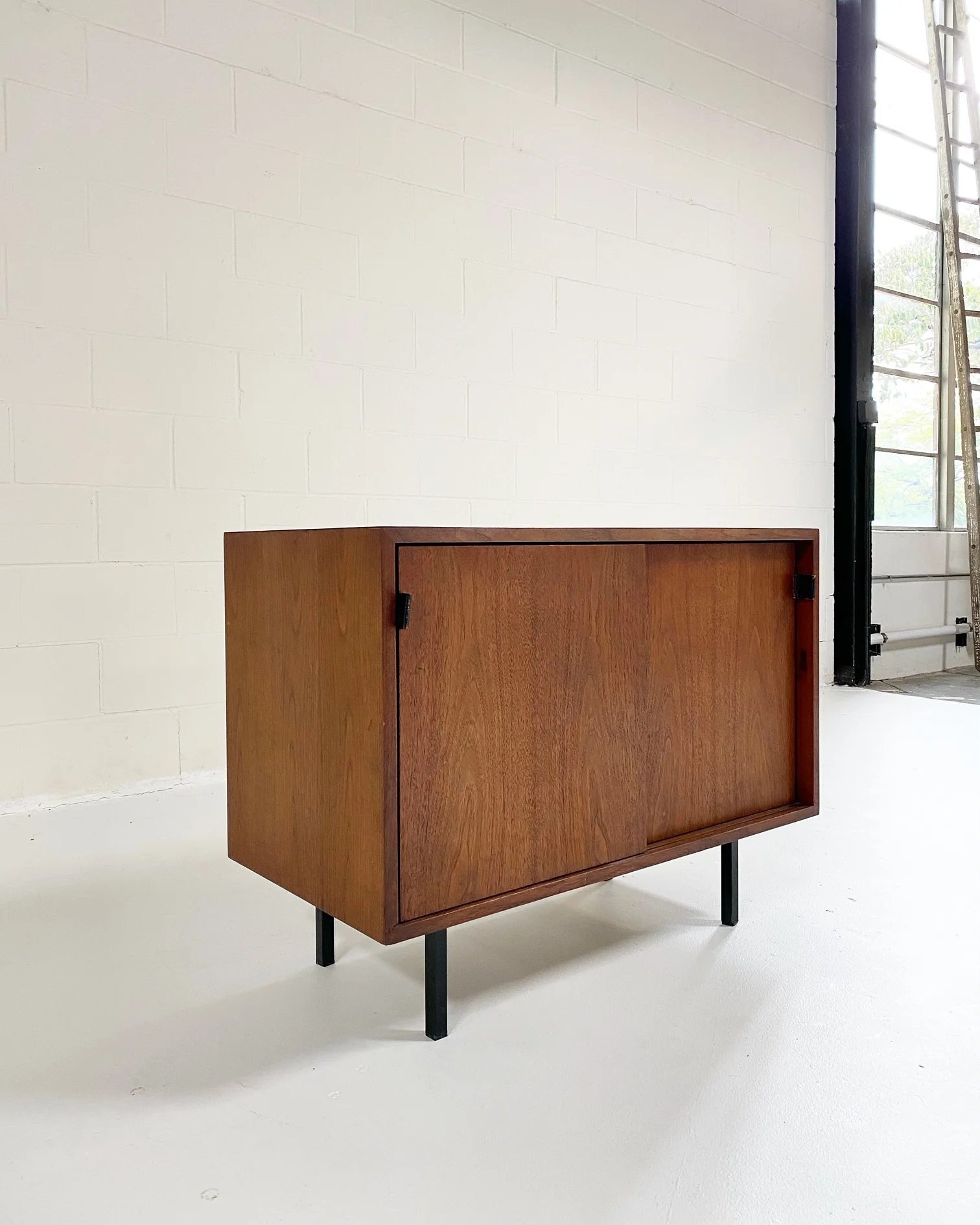 Model 540 Cabinet - Image 2