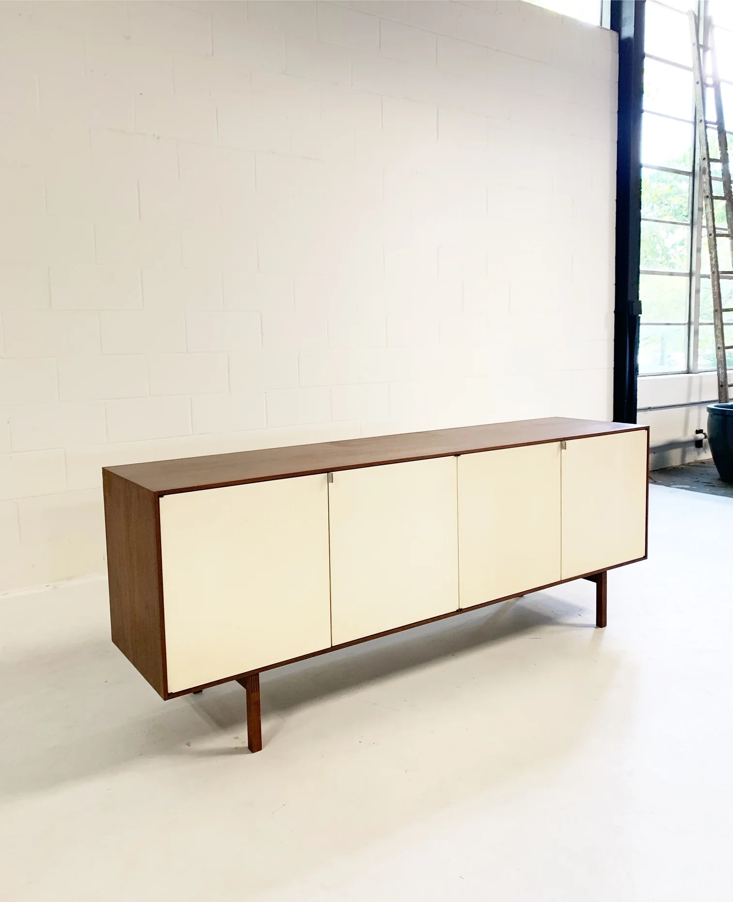 Model 541 Cabinet - Image 6