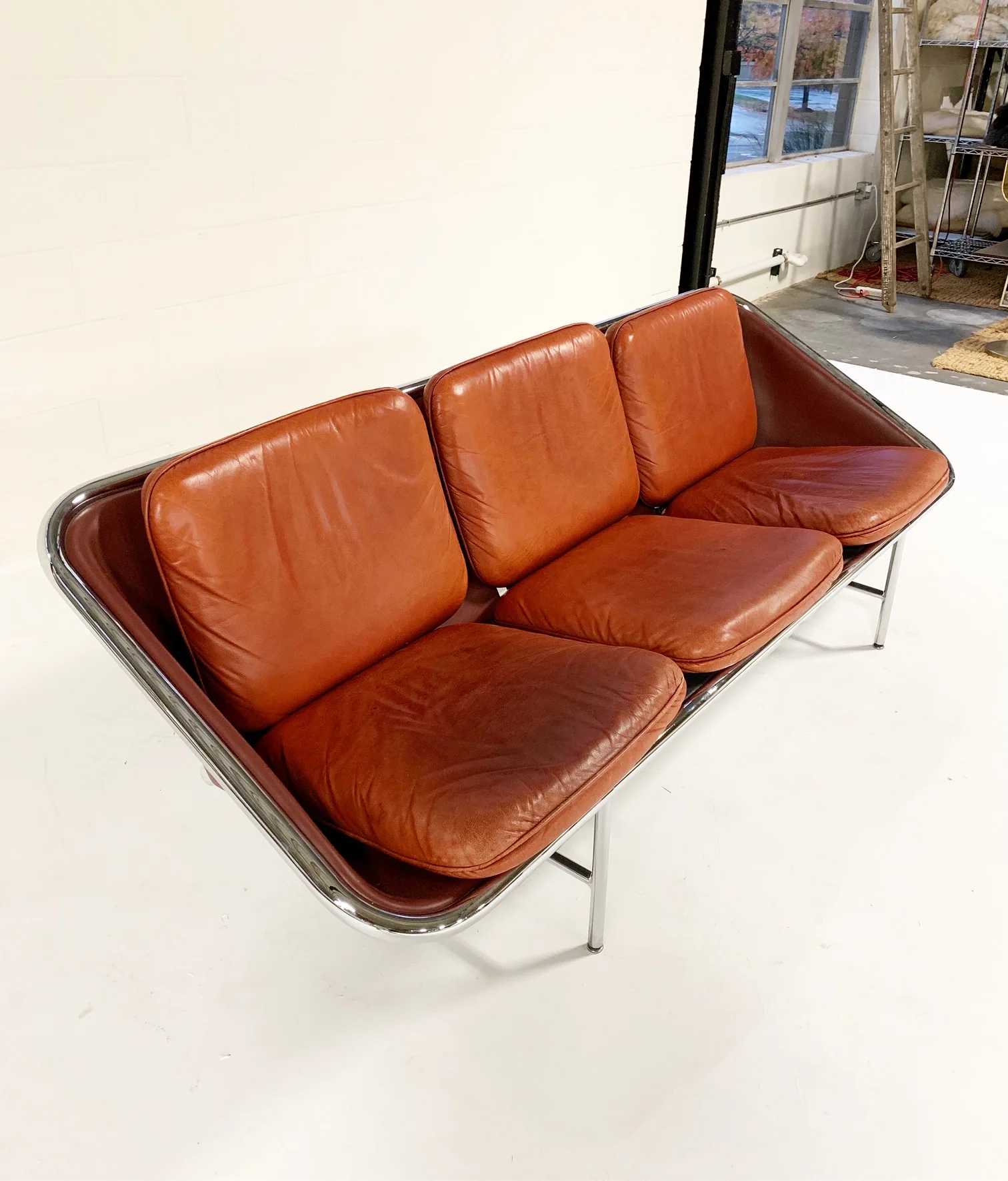 Model 6832 Sling Sofa - Image 5