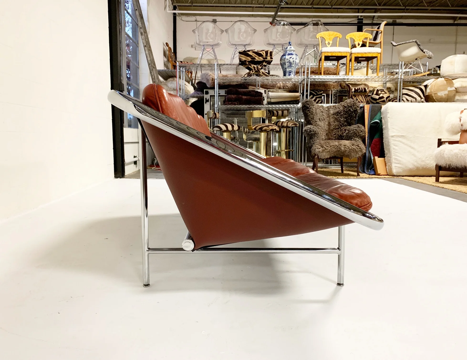 Model 6832 Sling Sofa - Image 7