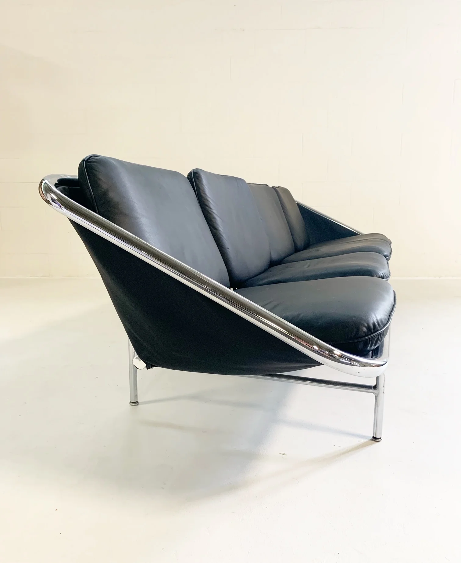 Model 6833 Sling Sofa - Image 2