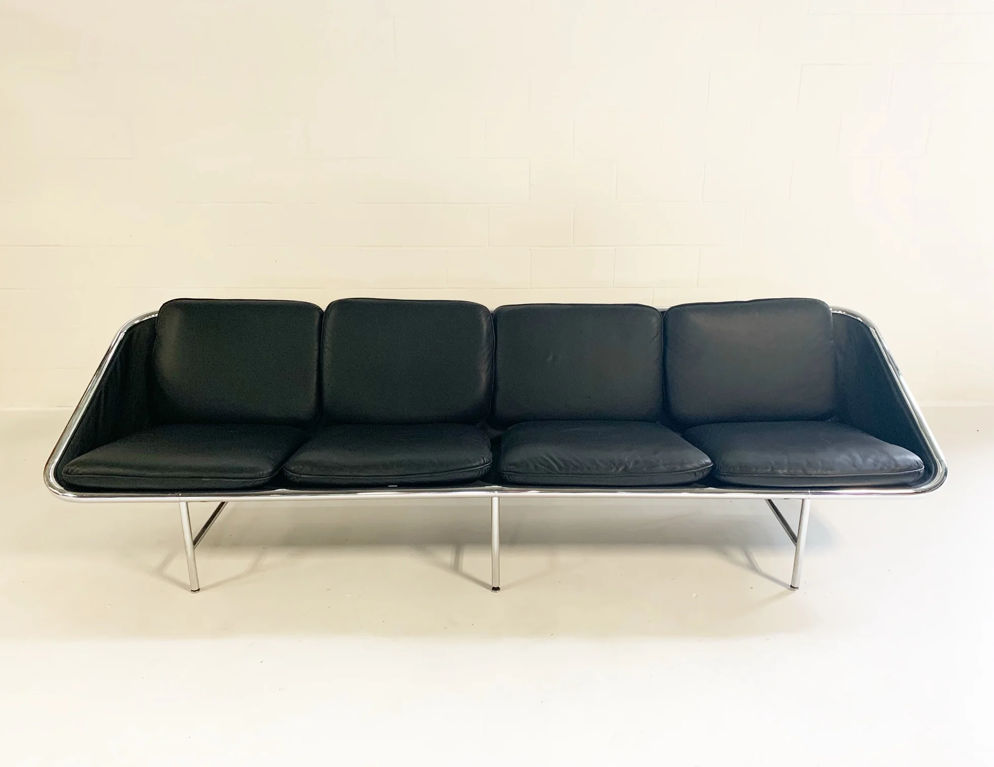 Model 6833 Sling Sofa - Image 4