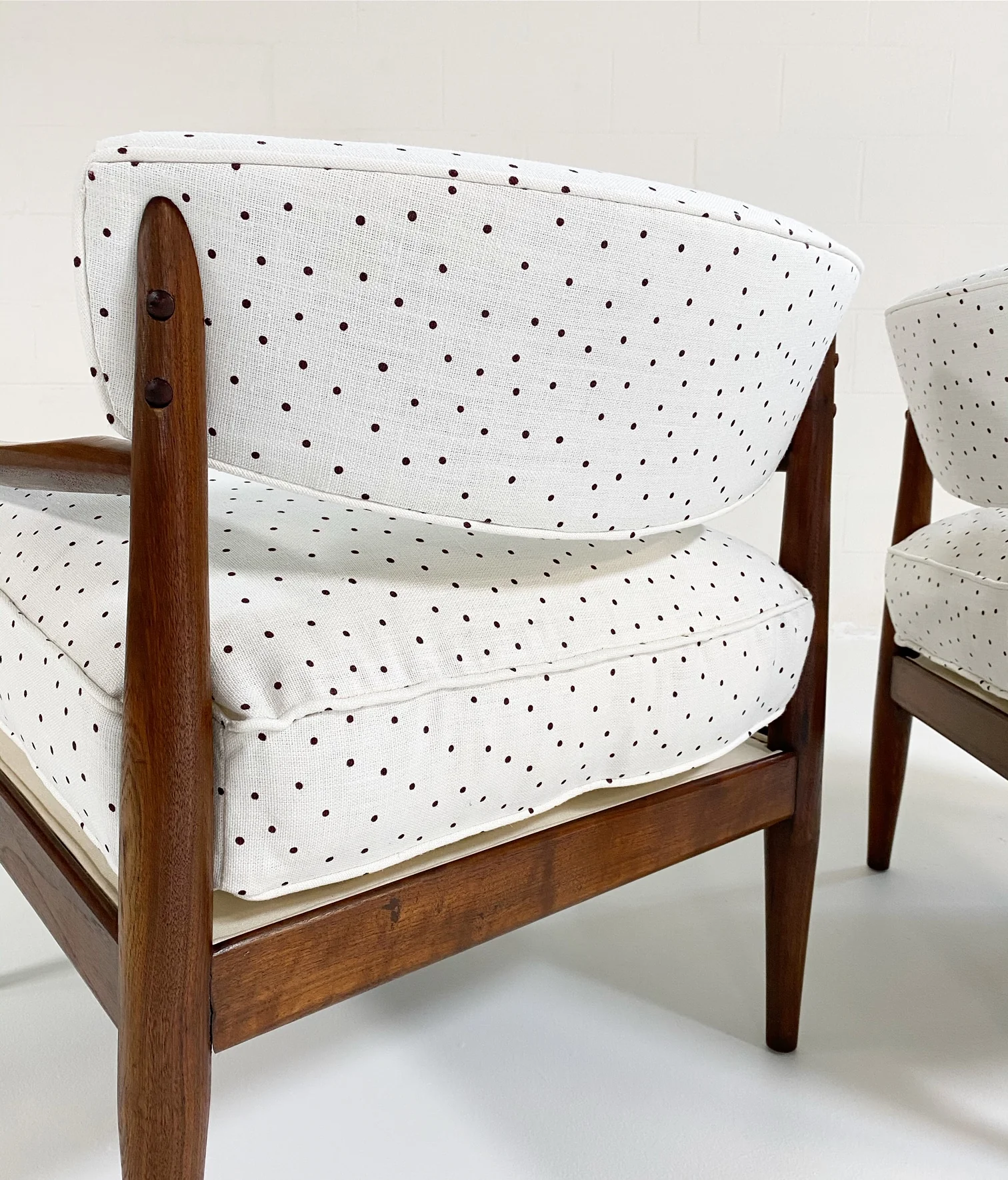 Model 834-C Lounge Chairs in Rose Uniacke Linen, ONE AVAILABLE - Image 3