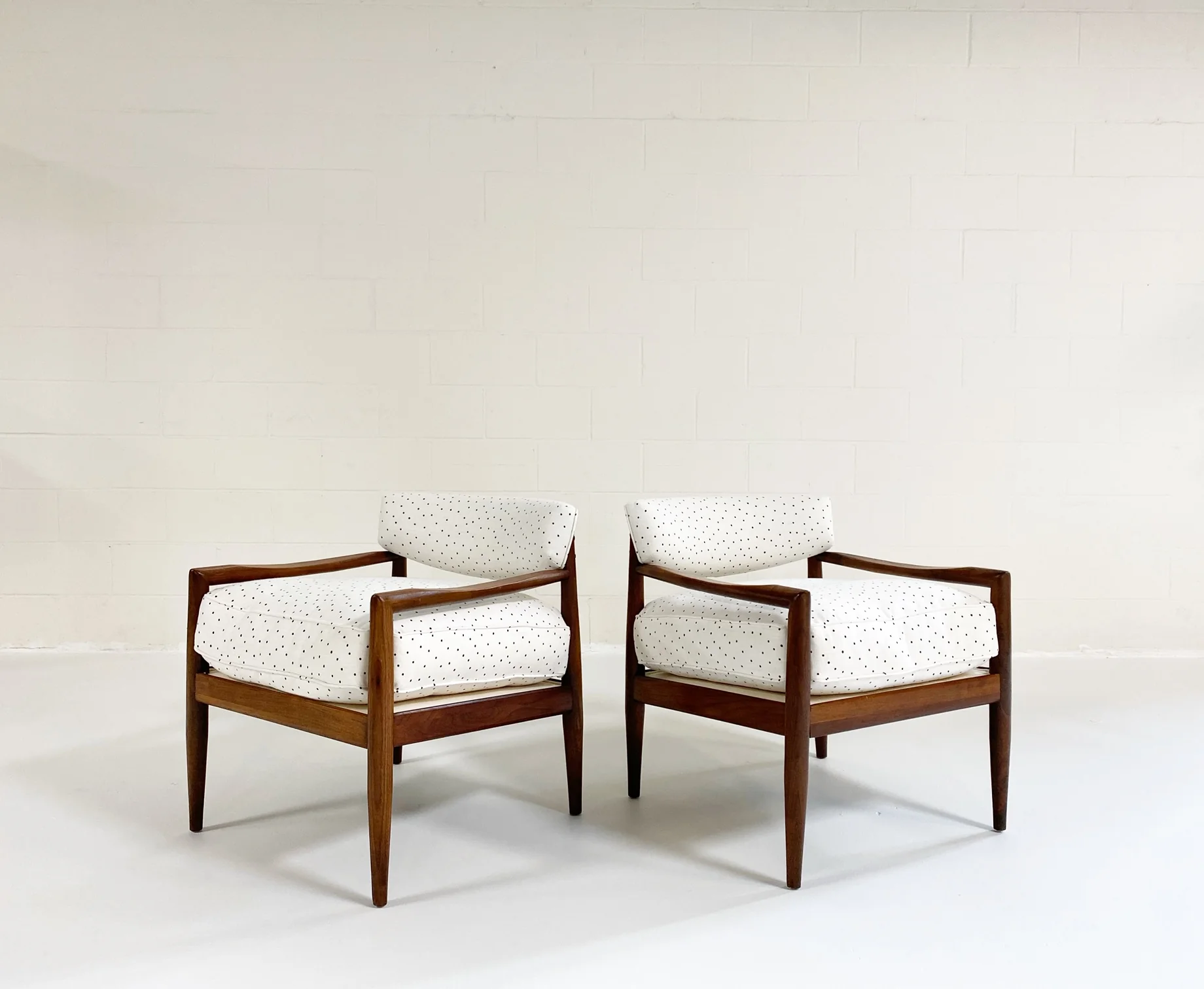 Model 834-C Lounge Chairs in Rose Uniacke Linen, ONE AVAILABLE - Image 5
