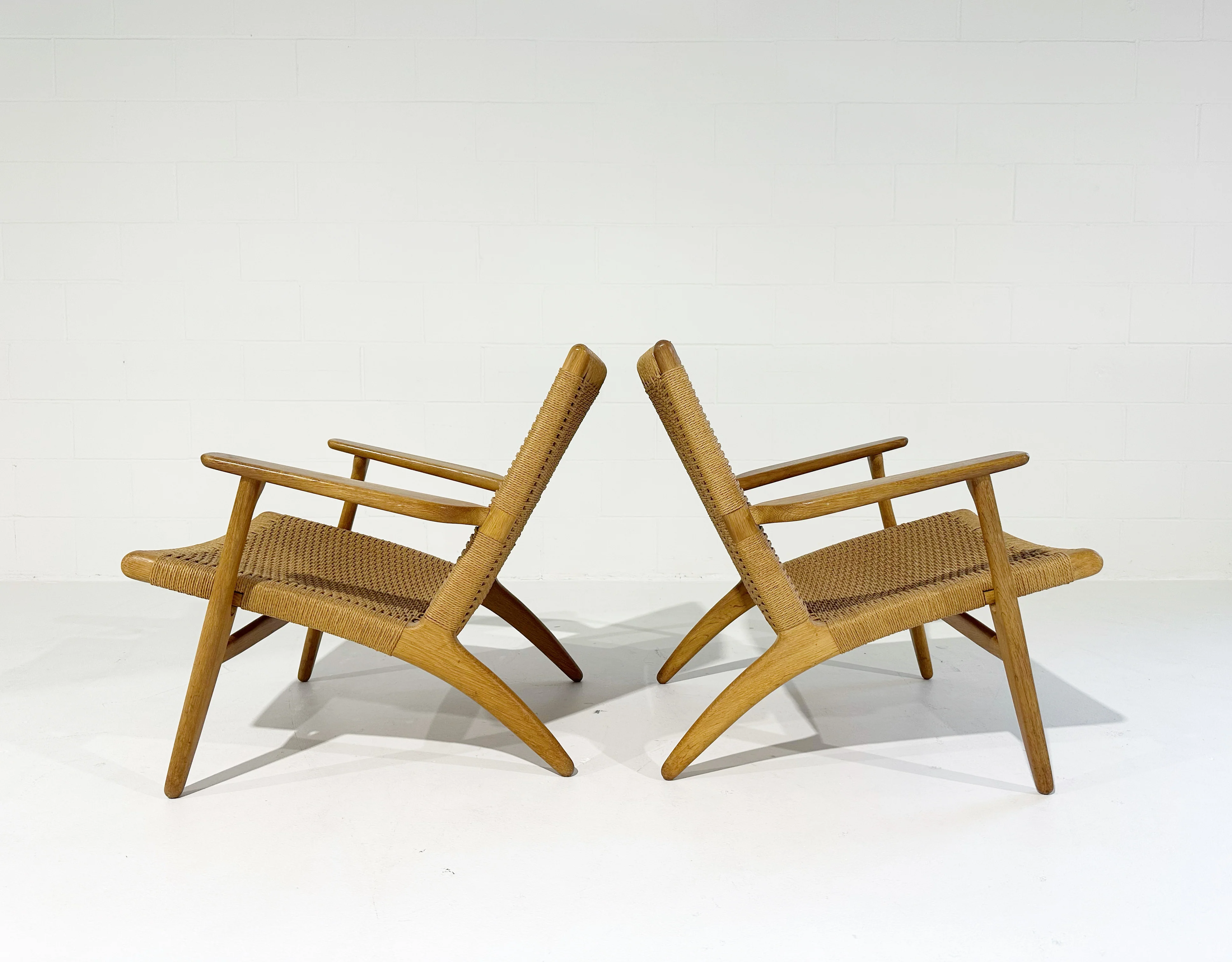 Model CH25 Chairs - Image 5