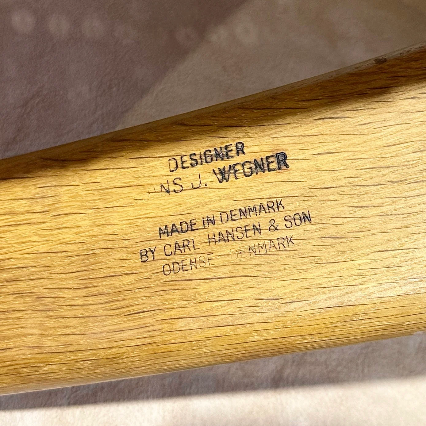 Model CH25 Chairs - Image 9