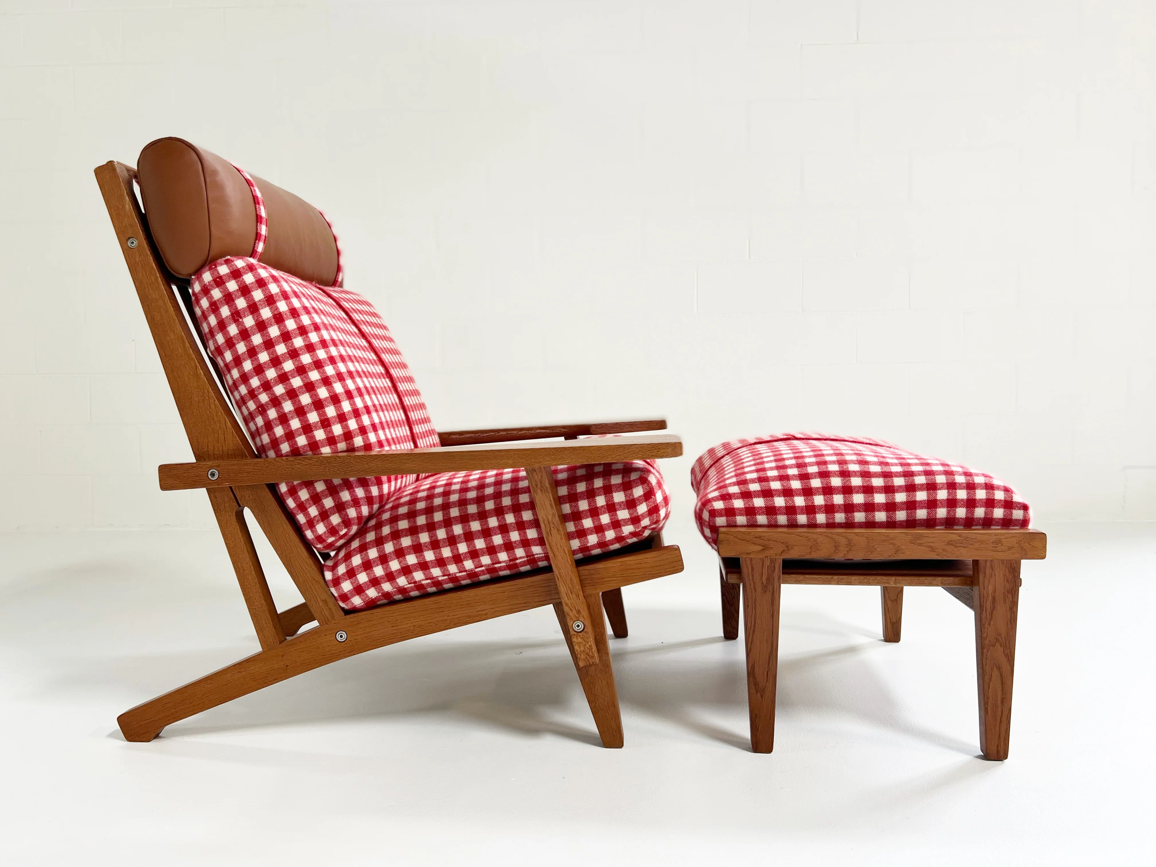 Model GE 375 Paddle Chair and Ottoman in The Elder Statesman Cashmere - Image 3