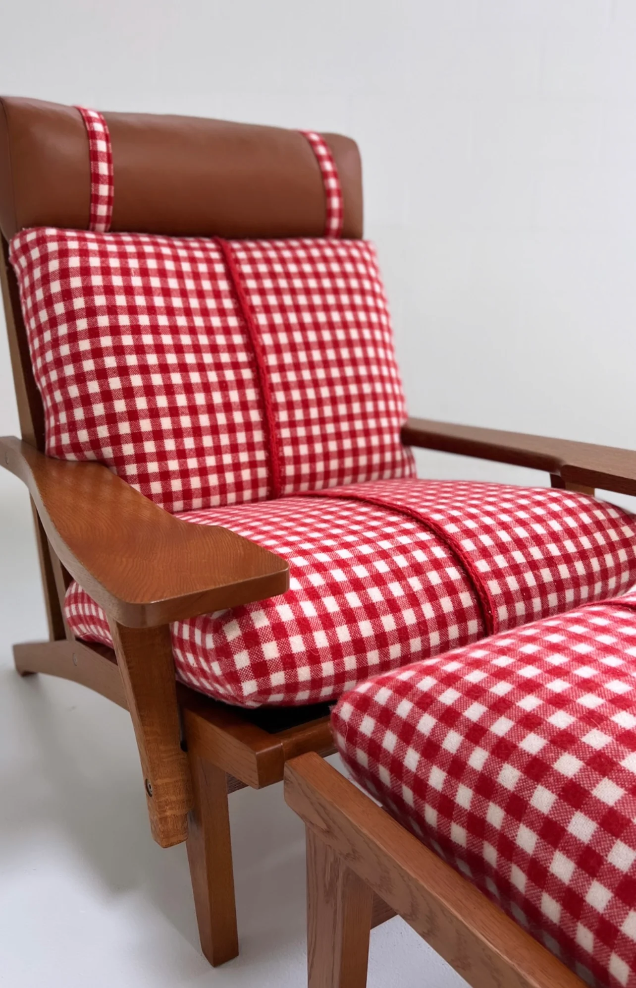 Model GE 375 Paddle Chair and Ottoman in The Elder Statesman Cashmere - Image 7