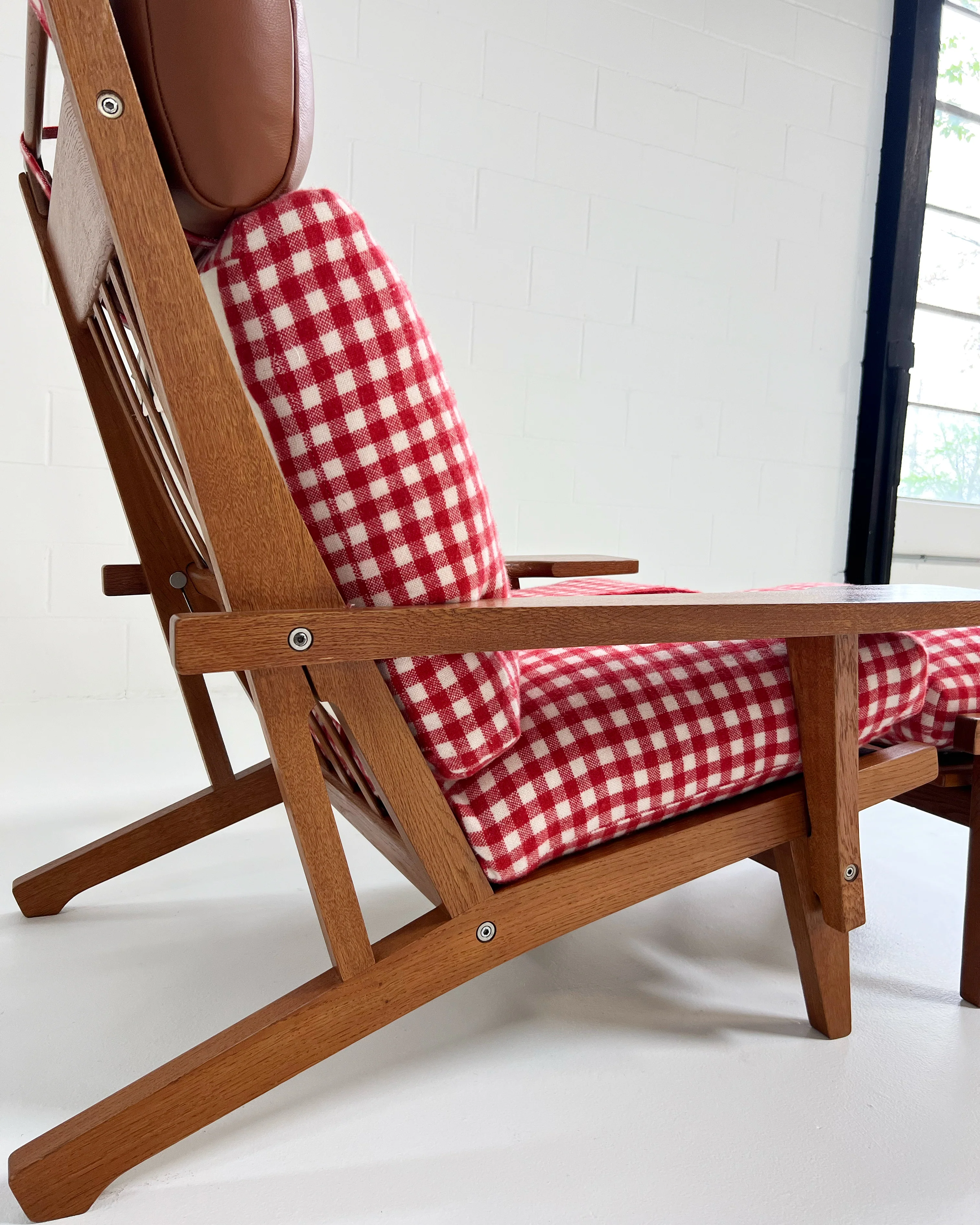 Model GE 375 Paddle Chair and Ottoman in The Elder Statesman Cashmere - Image 9