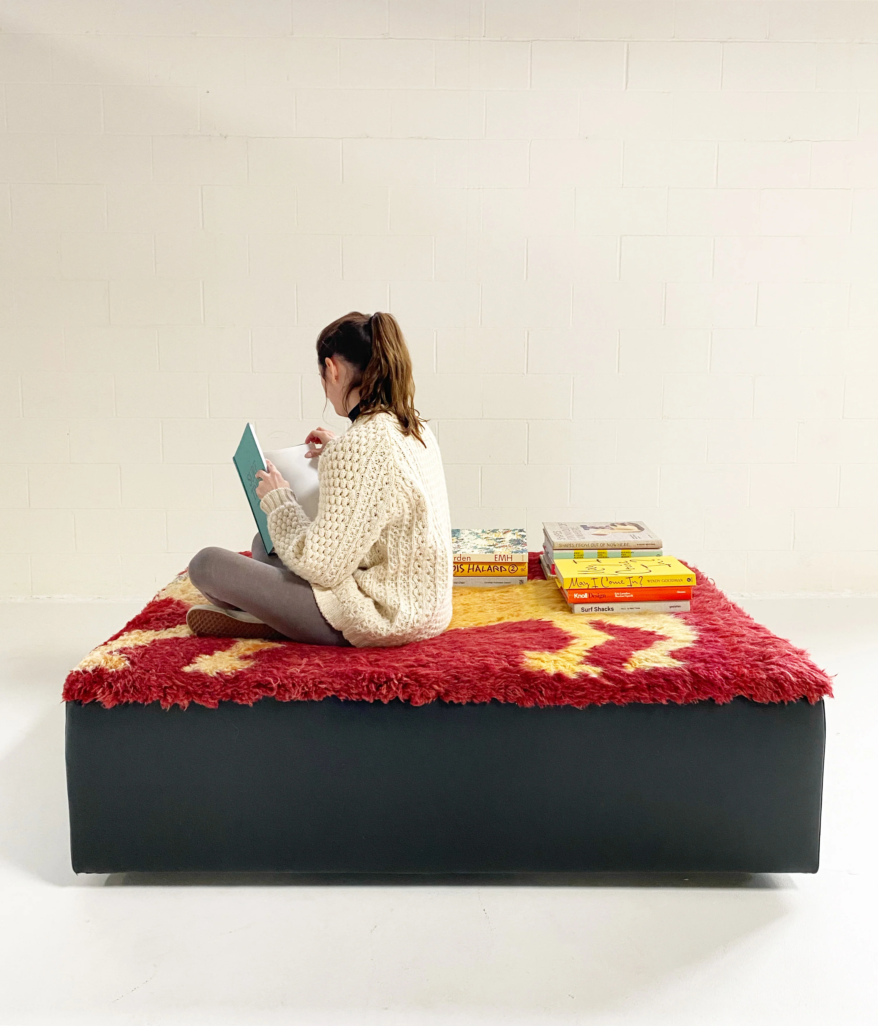 One-of-a-Kind Ottoman with Vintage Qashqai Gabbeh Rug from Iran - Image 4