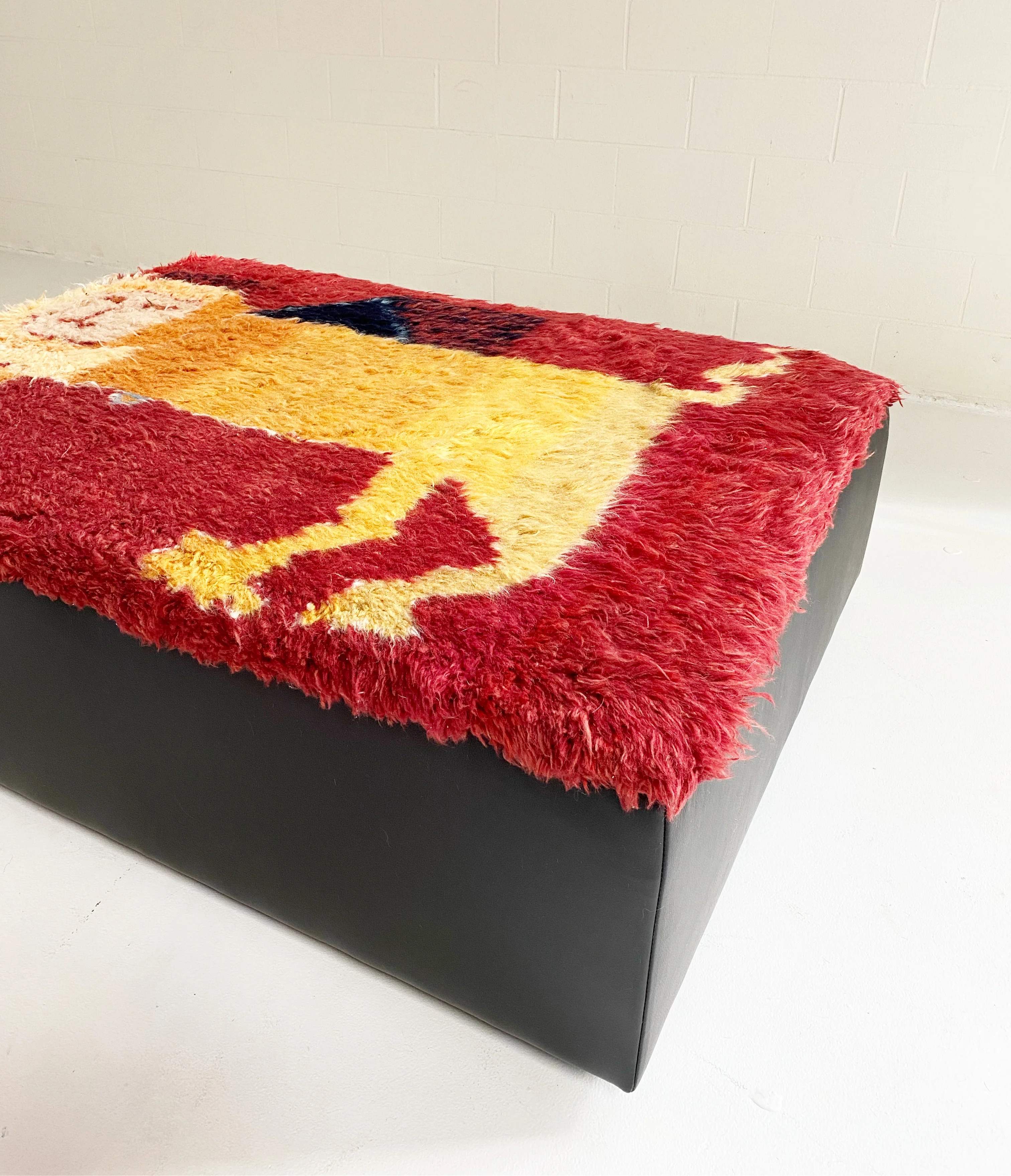 One-of-a-Kind Ottoman with Vintage Qashqai Gabbeh Rug from Iran - Image 5