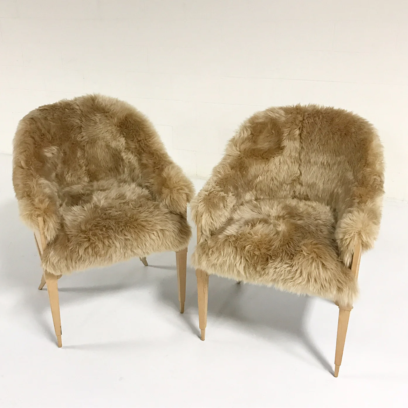 Barrel Chairs in New Zealand Sheepskin, pair - Image 13