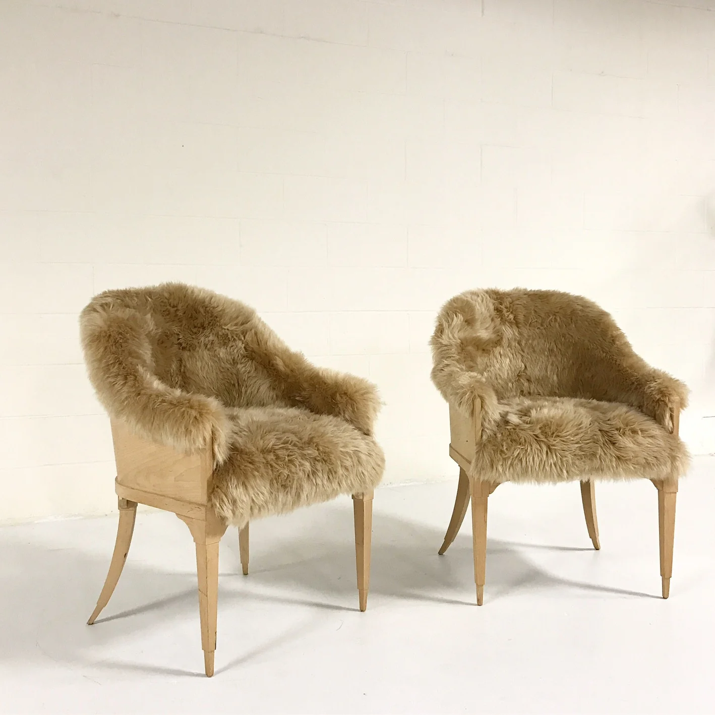 Barrel Chairs in New Zealand Sheepskin, pair - Image 3