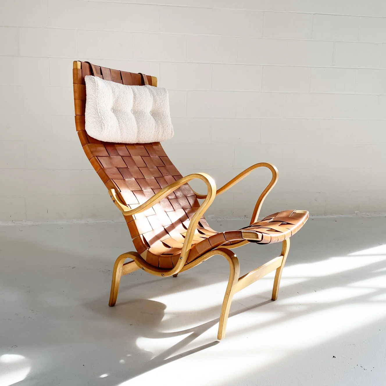 Pernilla 2 Lounge Chair - Image 5