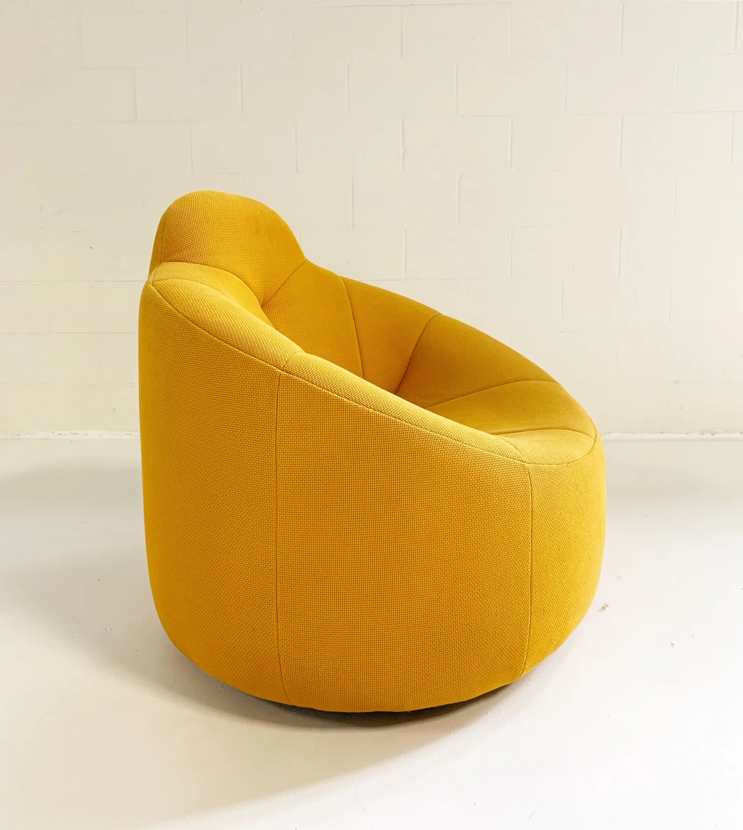 Pumpkin Armchair - Image 4