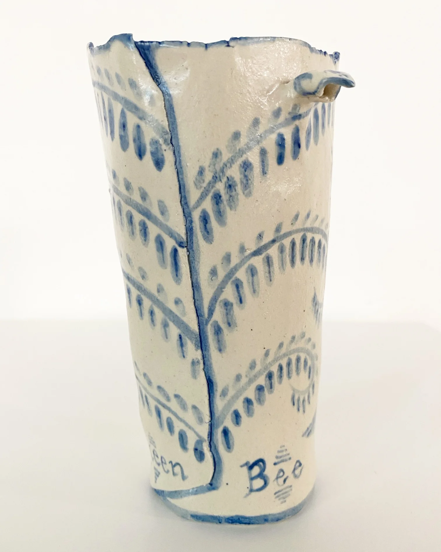 Queen Bee Vase - Image 3