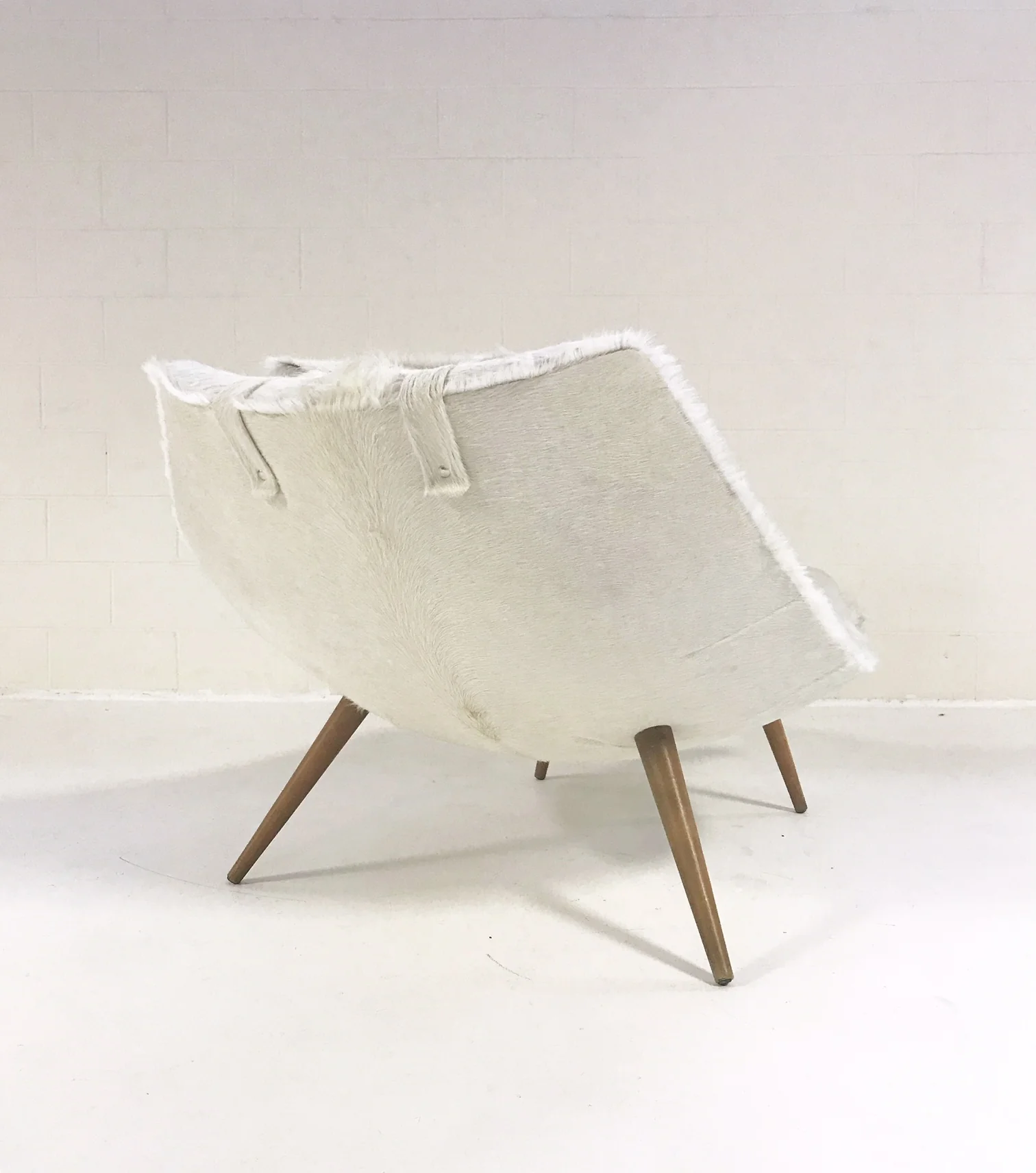 1828 C Chaise Lounge in Brazilian Cowhide - Image 8