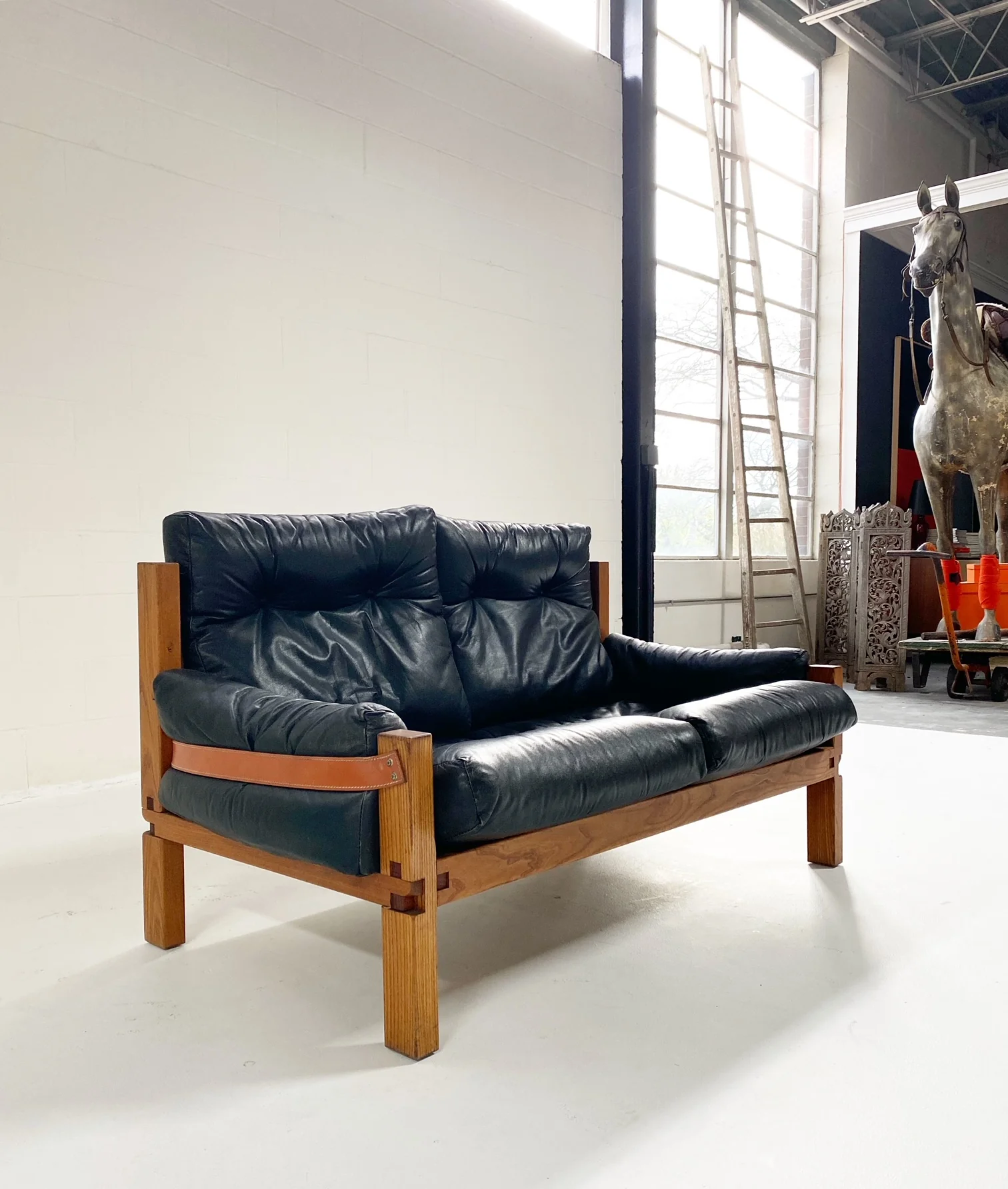 S22 Settee