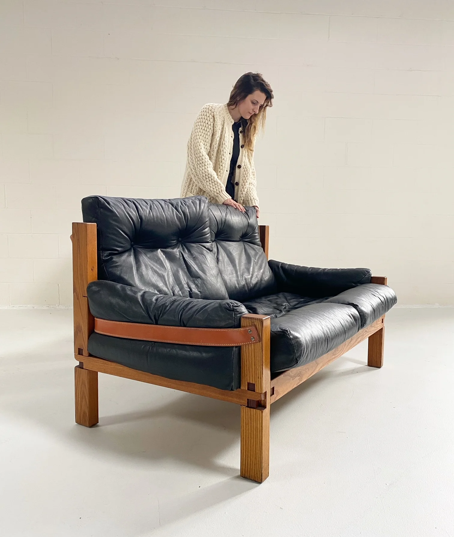 S22 Settee - Image 3