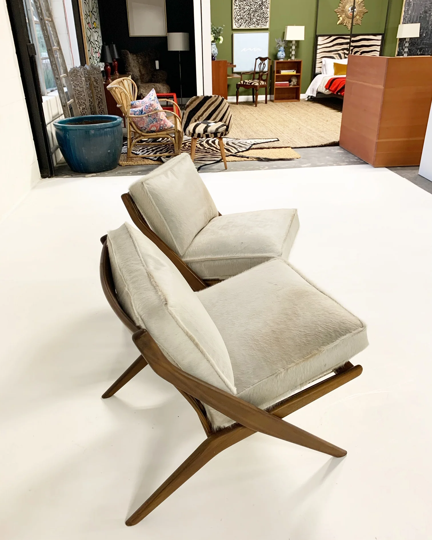 Scissor Chairs with Brazilian Cowhide Cushions, pair - Image 8