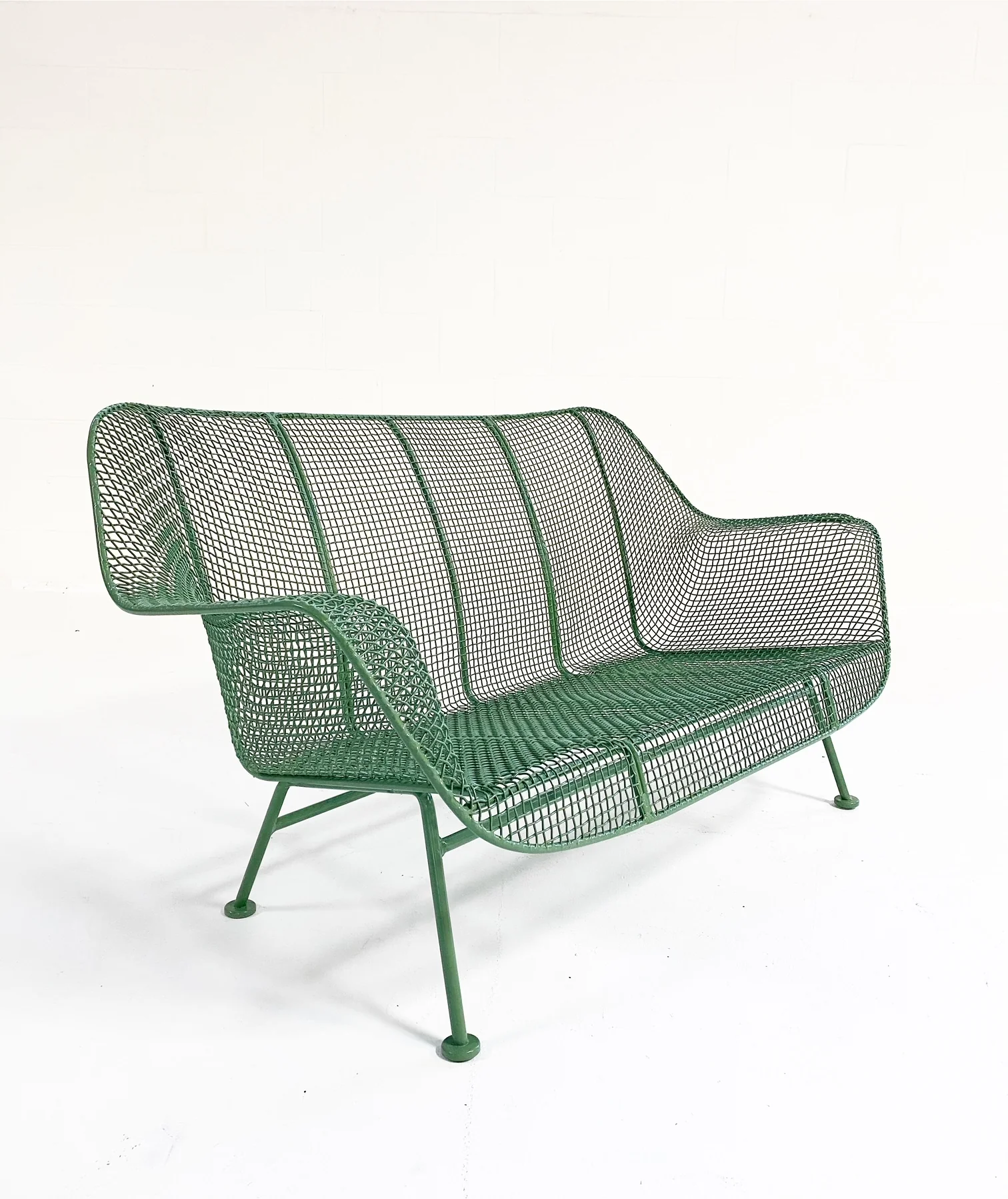 Sculptura Settee - Image 2