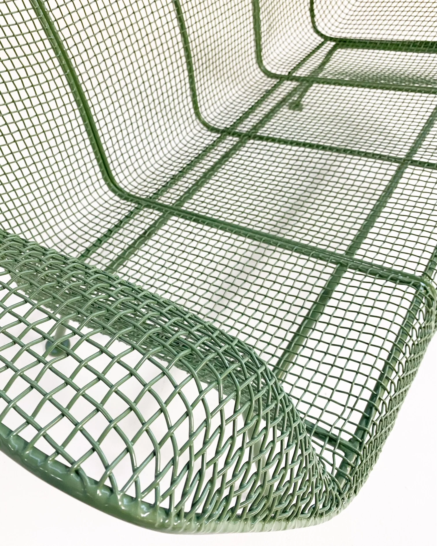 Sculptura Settee - Image 3
