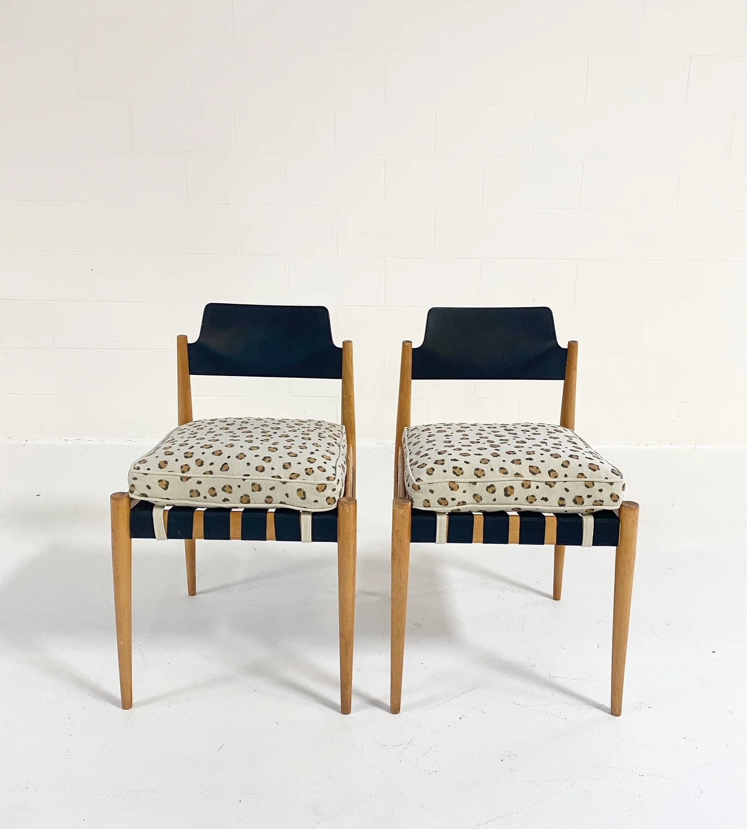 SE 120 Chair with Custom Chelsea Textiles 'Snuggle' Leopard Cushions, ONE CHAIR AVAILABLE - Image 6
