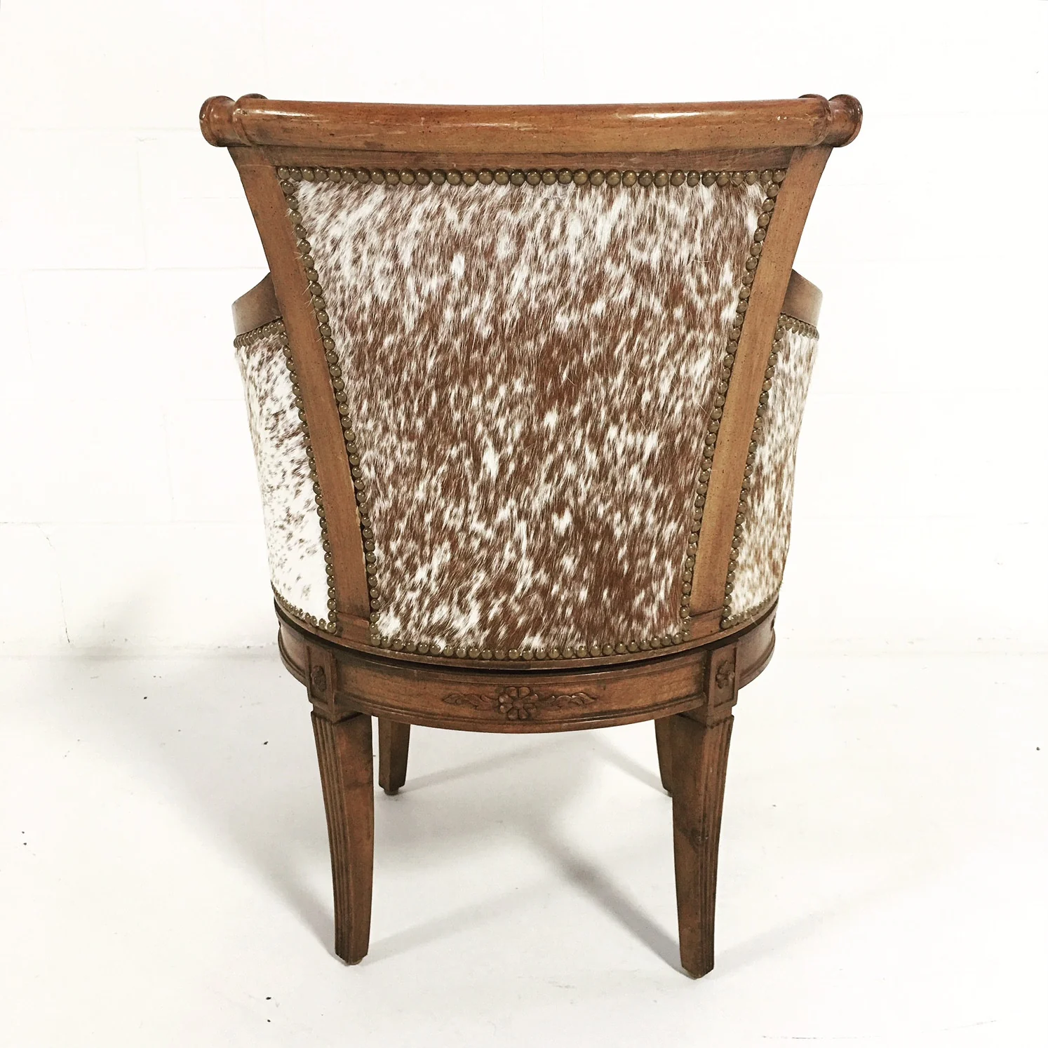 Vintage Swivel Chair in Brazilian Cowhide - Image 5