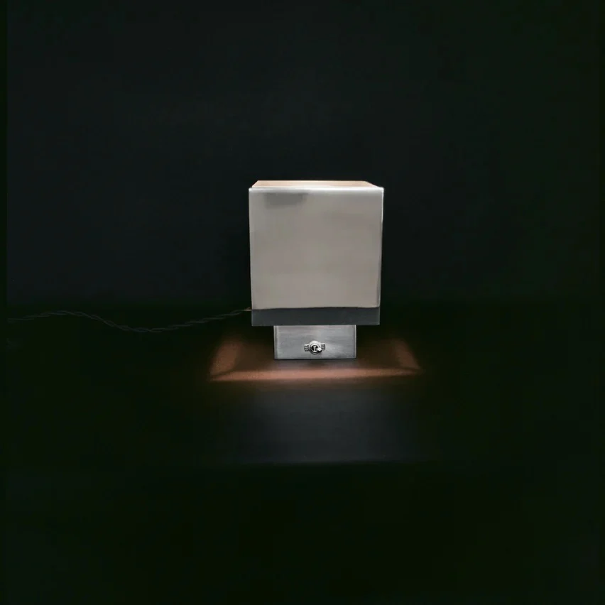Table Lamp 01 - Image 3