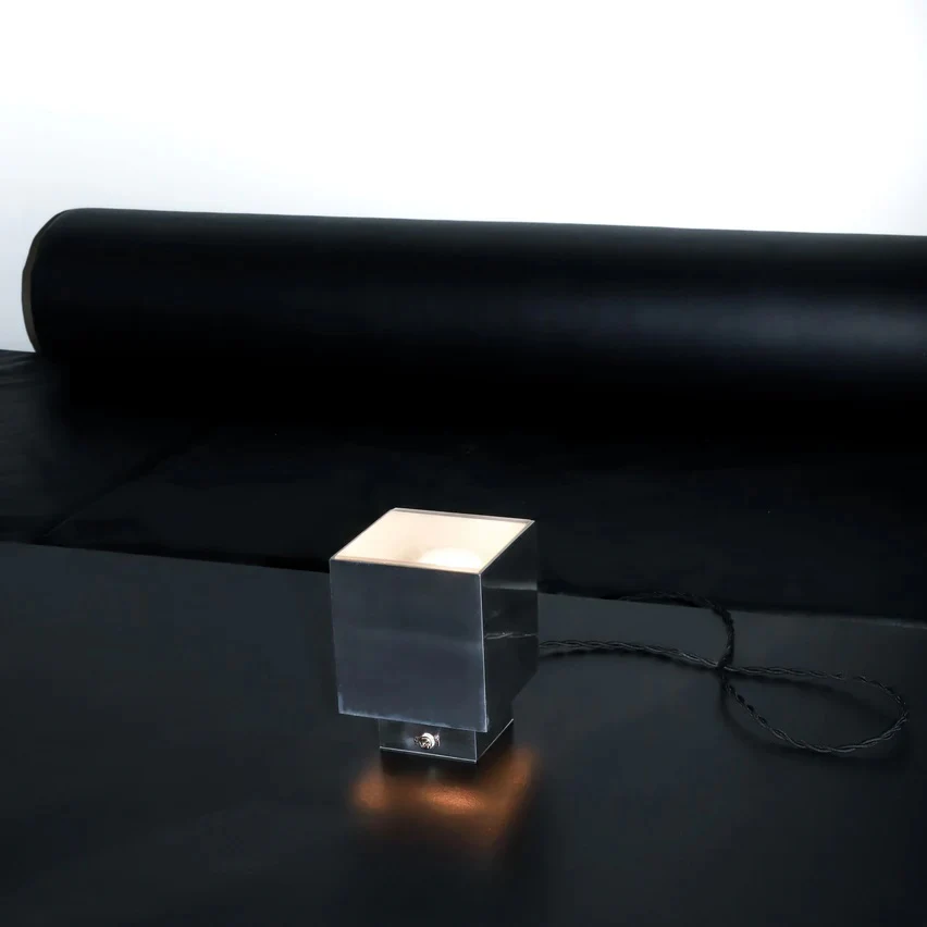 Table Lamp 01 - Image 4