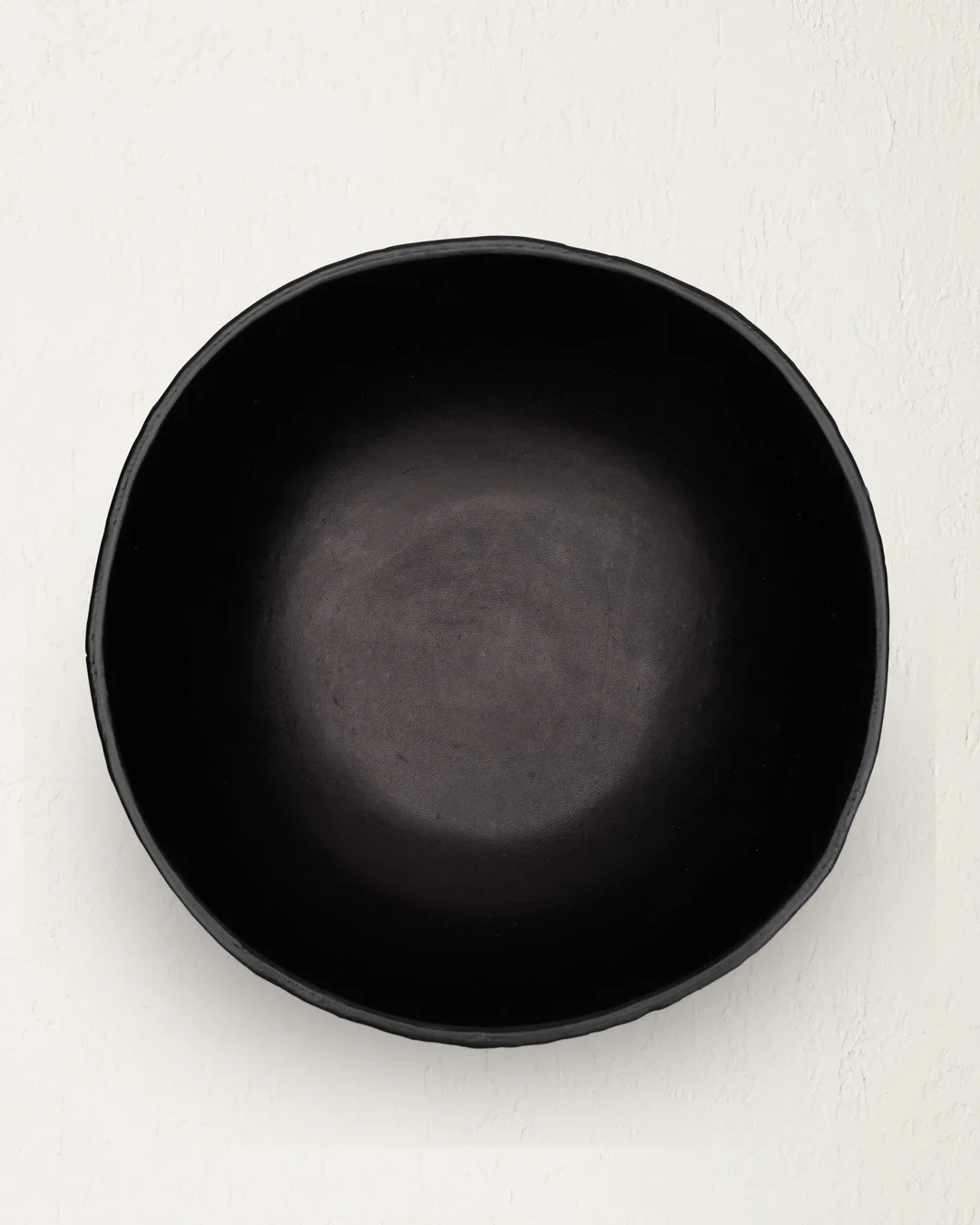 The Bowl in Molded Leather - Black - Image 2