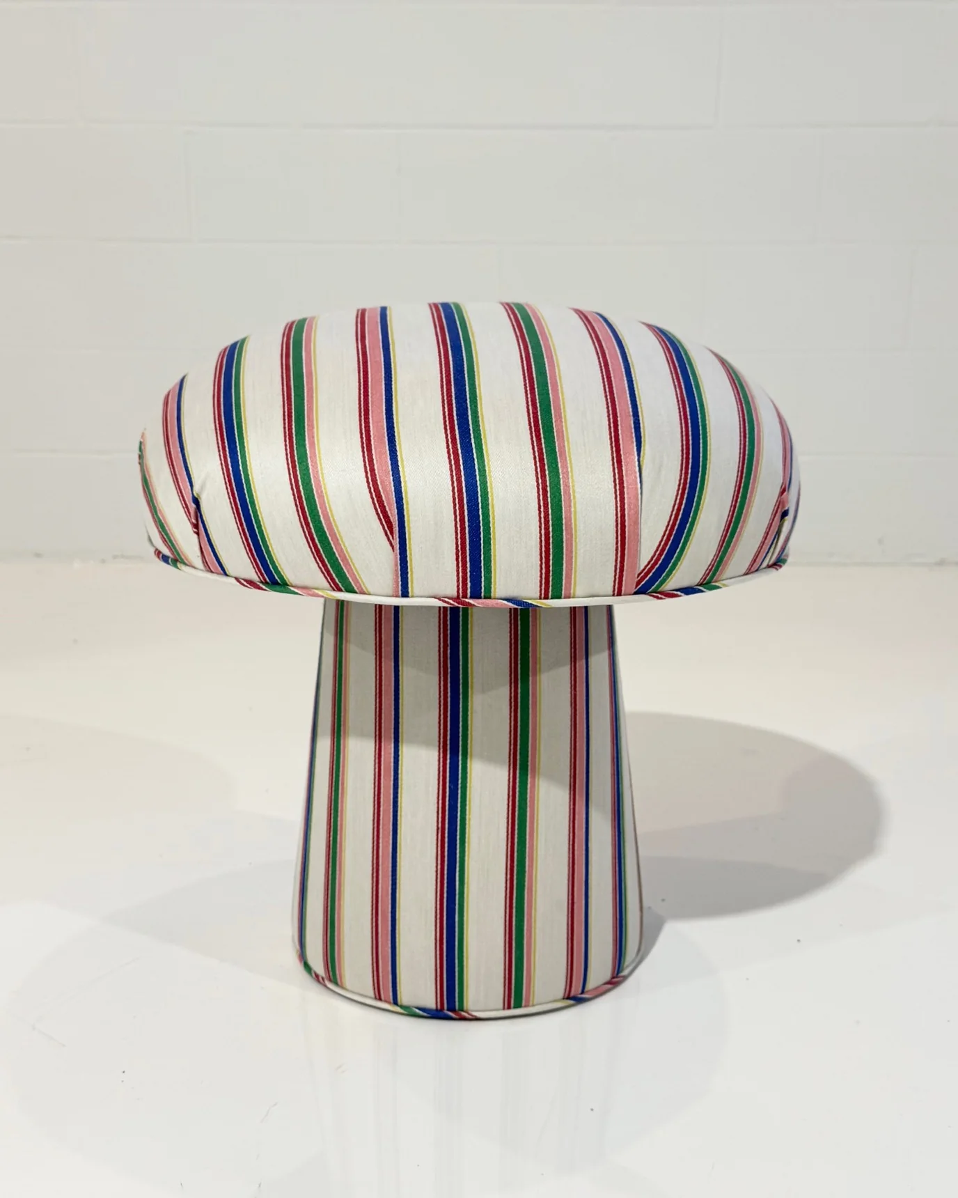 The Forsyth Mushroom Pouf in Chiarastella Cattana Raso 121 Riga Gea - Image 4